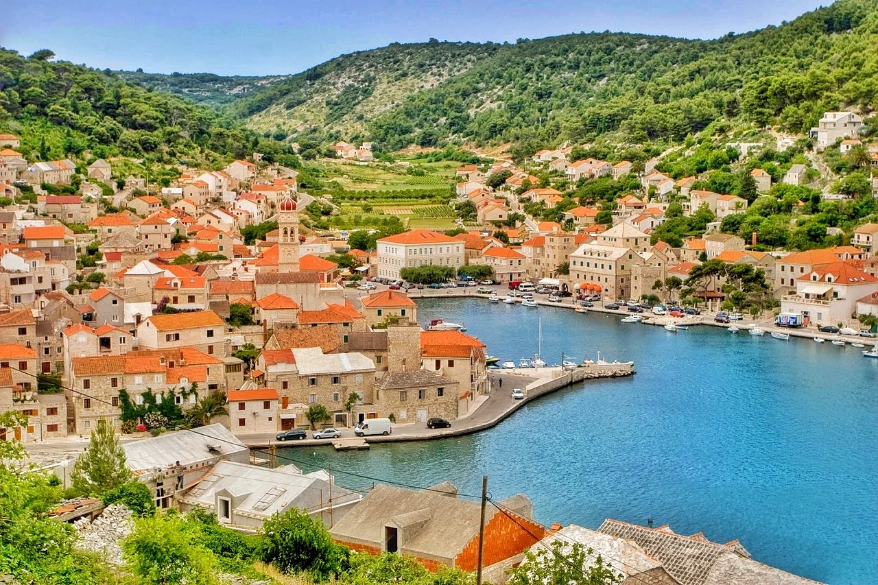 Pucisca_town_Brac_Island_Croatia