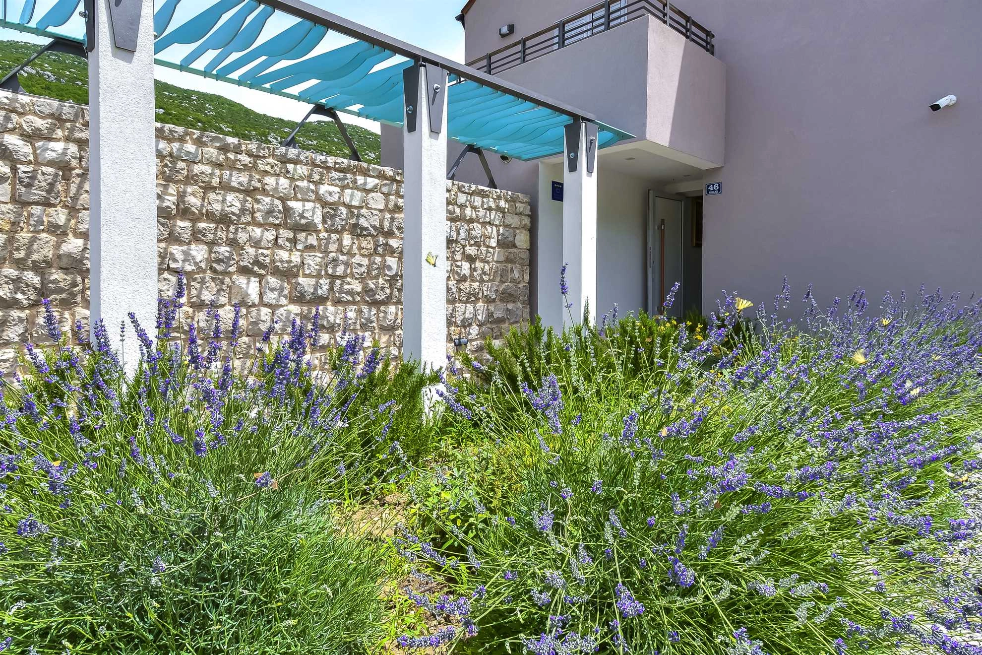 VILLA JURE IM DALMATINISCHEN HINTERLAND, BEHEIZTER POOL, SAUNA, IN DER NÄHE VON BIOKOVO - 1301668 Villa Jure im dalmatinischen Hinterland, beheizter Pool, Sauna, in der Nähe von Biokovo