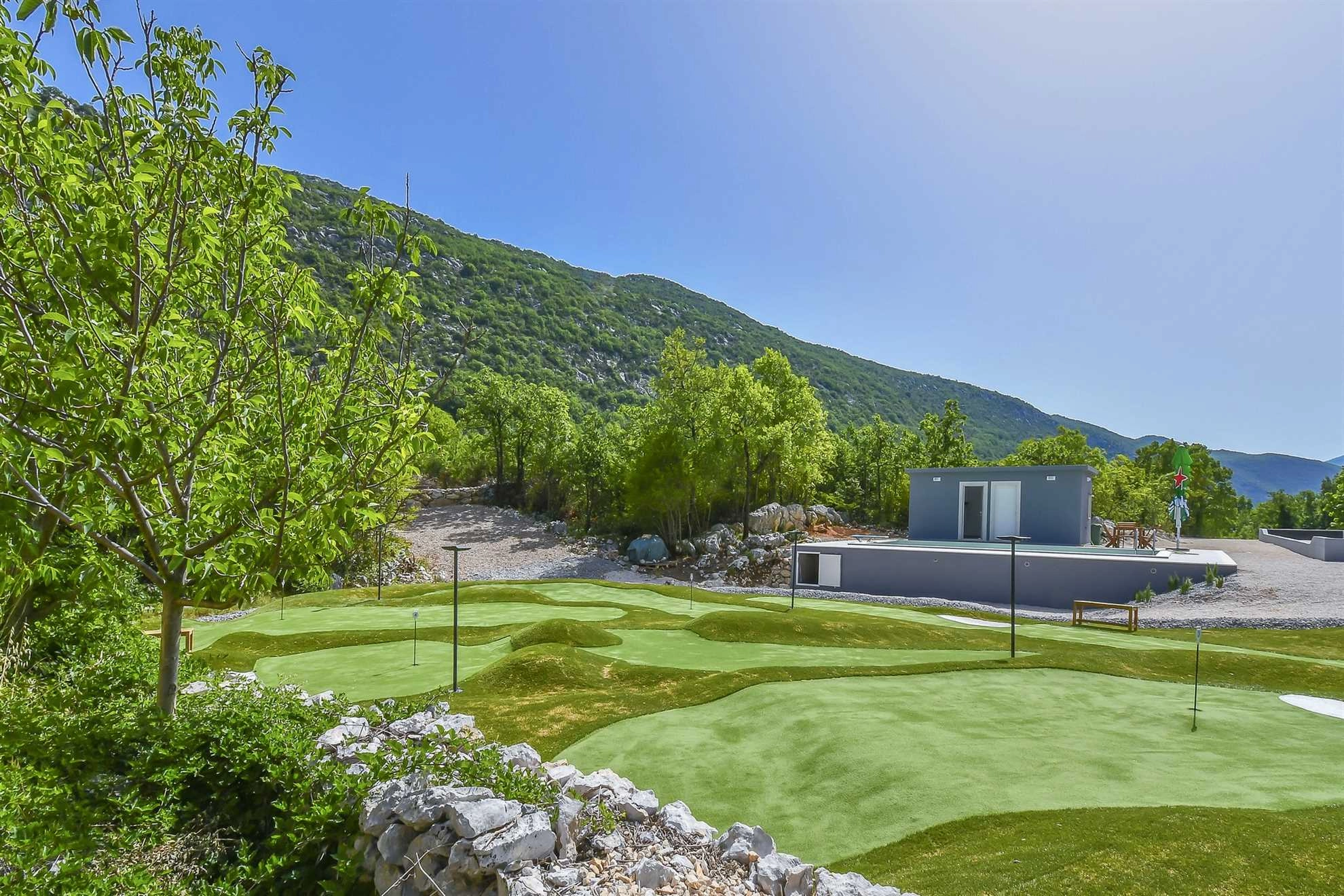 VILLA JURE IM DALMATINISCHEN HINTERLAND, BEHEIZTER POOL, SAUNA, IN DER NÄHE VON BIOKOVO - 1301694 Villa Jure im dalmatinischen Hinterland, beheizter Pool, Sauna, in der Nähe von Biokovo