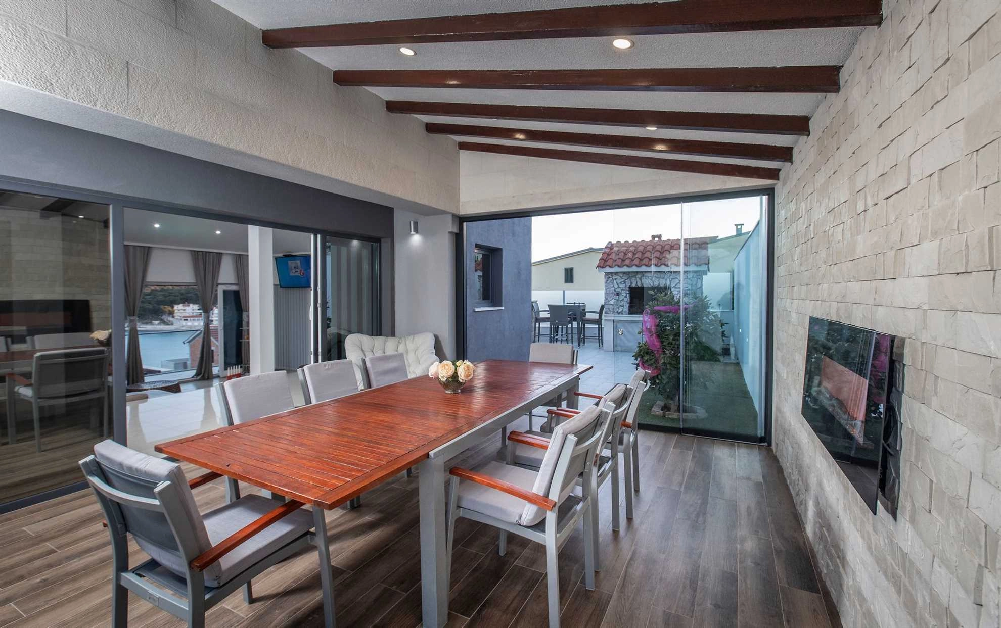 VILLA MARTINIS IN ROGOZNICA WITH PRIVATE HEATED POOL, FOR UP TO 14 PERSONS - 1313932 Villa Martinis in Rogoznica with private heated pool, for up to 14 persons