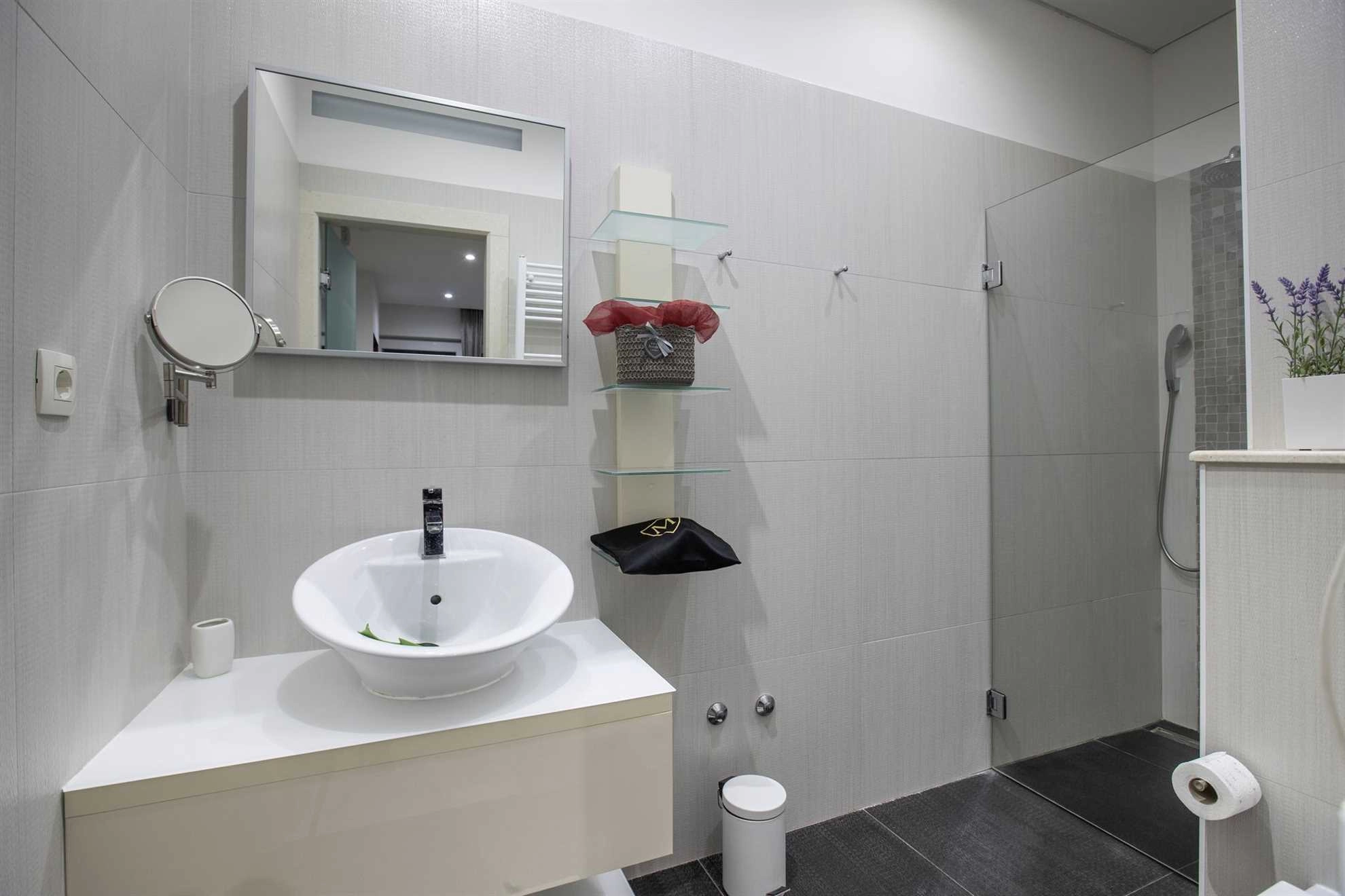 VILLA MARTINIS IN ROGOZNICA WITH PRIVATE HEATED POOL, FOR UP TO 14 PERSONS - 1313947 Villa Martinis in Rogoznica with private heated pool, for up to 14 persons