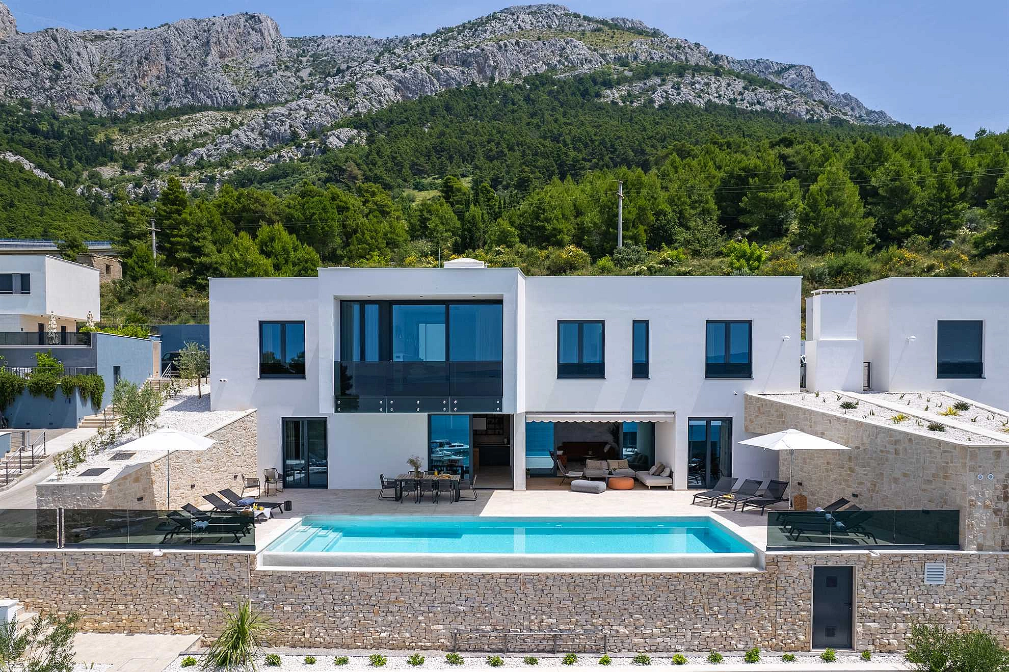 VILLA SEA BREEZE, 5 SCHLAFZIMMER LUXUSVILLA IN DER NÄHE DES MEERES, PRIVATER BEHEIZTER POOL, OMIŠ BRZET - 1868399 Villa Sea Breeze, 5 Schlafzimmer Luxusvilla in der Nähe des Meeres, privater beheizter Pool, Omiš Brzet