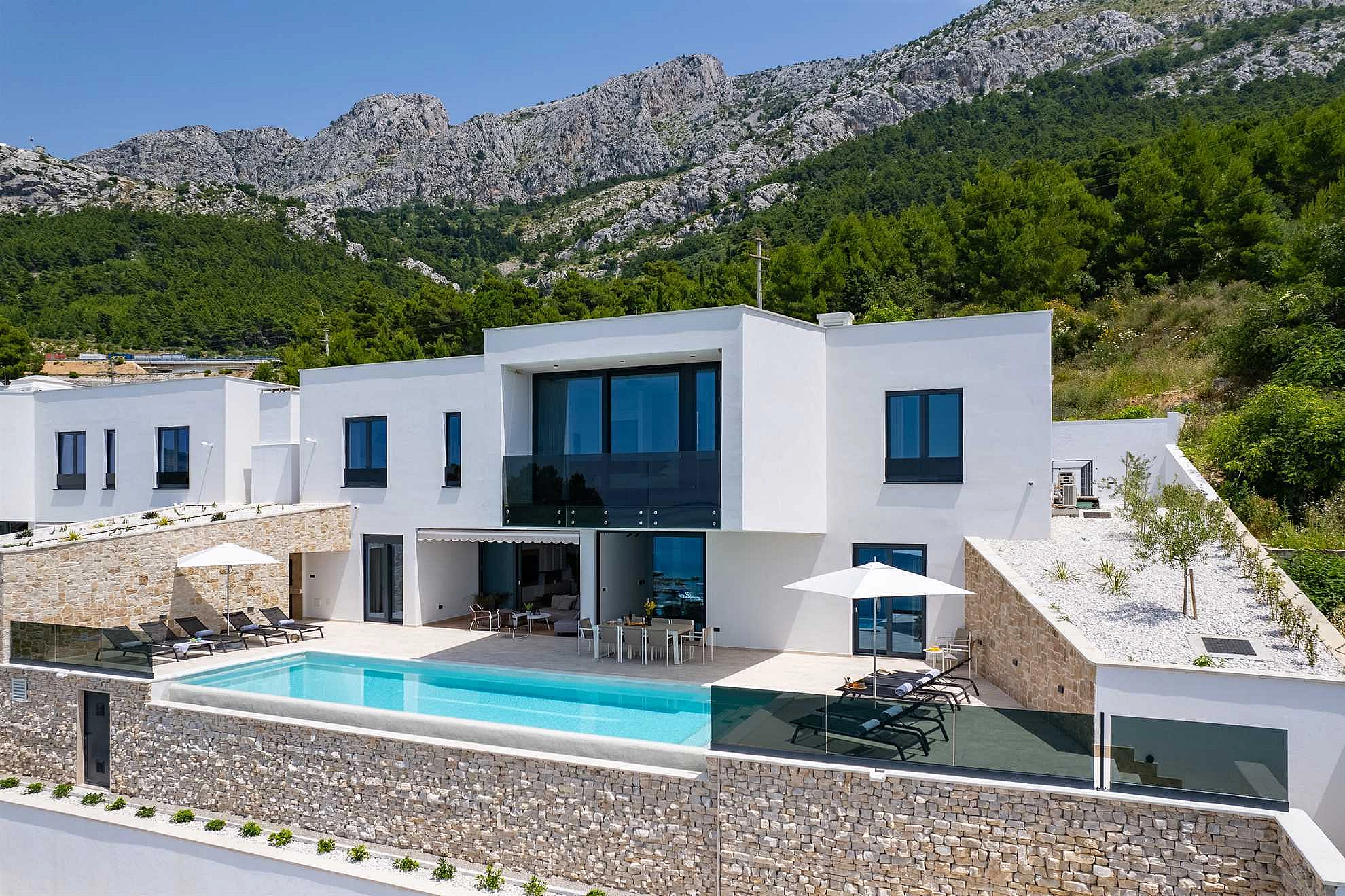 VILLA LOMA, 5 BEDROOM LUXURY VILLA NEAR THE SEA, PRIVATE HEATED POOL, OMIŠ BRZET - 1868451 Villa Loma, 5 bedroom Luxury Villa near the sea, private heated pool, Omiš Brzet