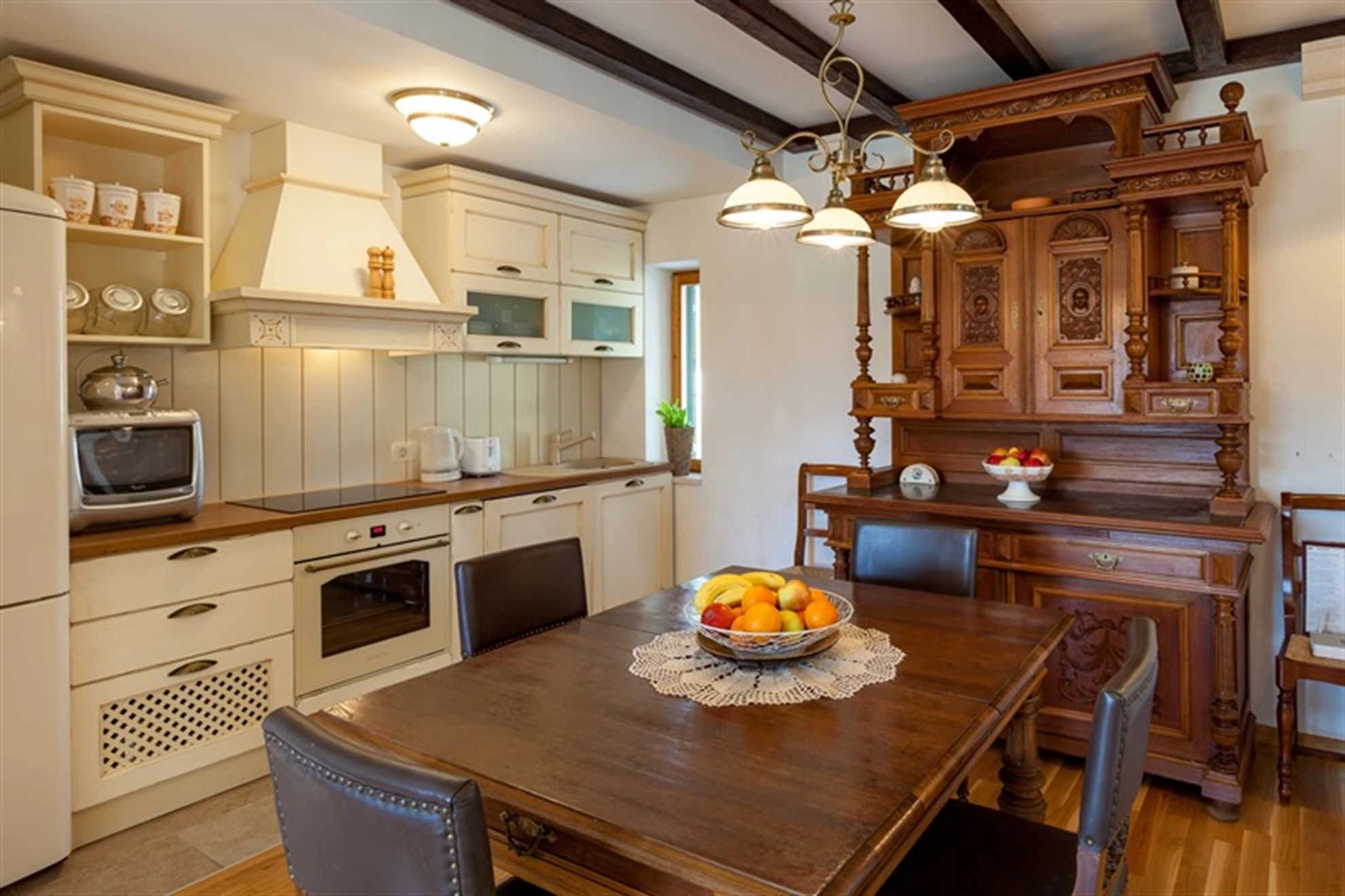 Family Villa Vjeka with Private Pool, playground in Sumartin, Brac Island