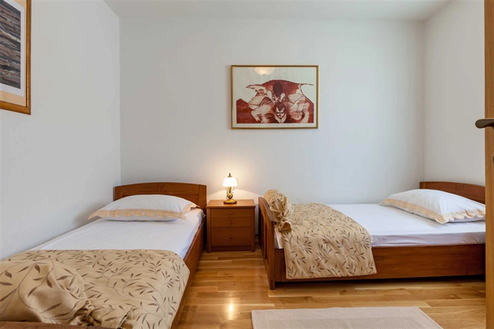 Family Villa Vjeka with Private Pool, playground in Sumartin, Brac Island