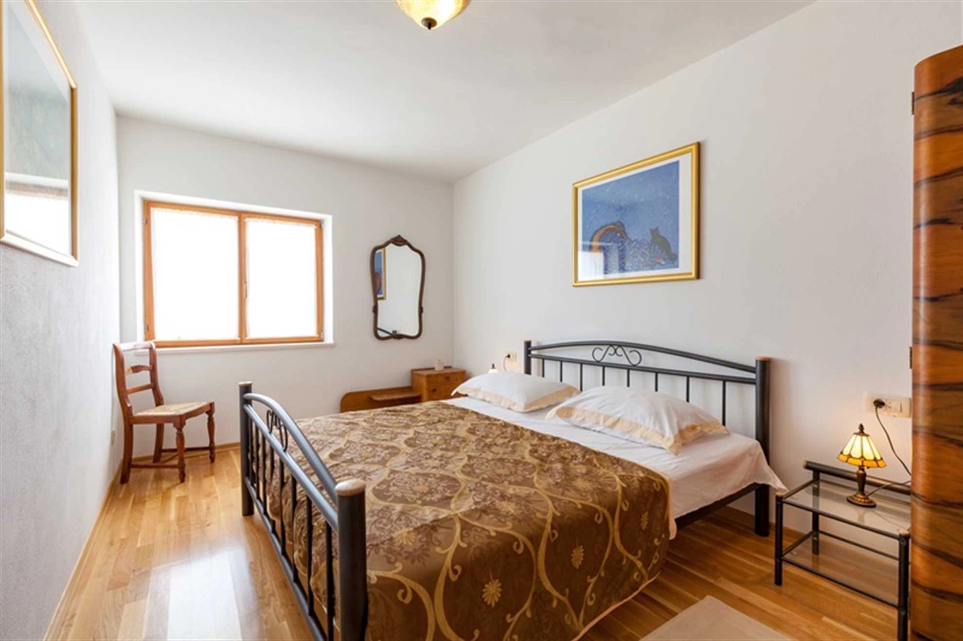 Family Villa Vjeka with Private Pool, playground in Sumartin, Brac Island