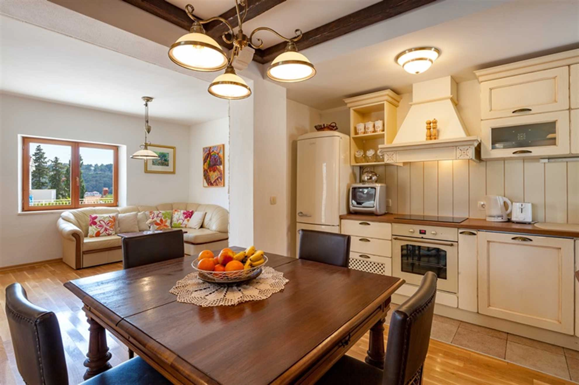 Family Villa Vjeka with Private Pool, playground in Sumartin, Brac Island