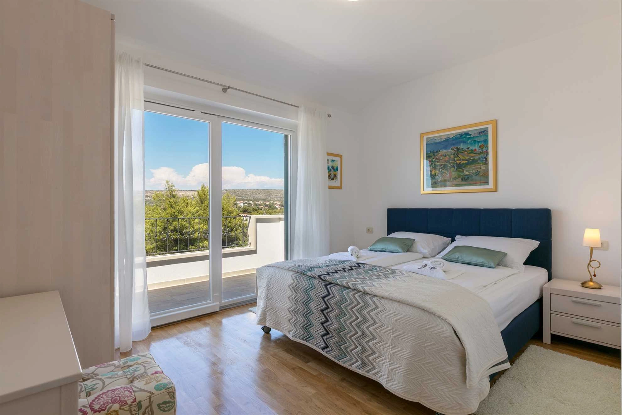 FAMILY VILLA MAKARAC WITH PRIVATE POOL NEAR THE SEA, BRAC ISLAND - 187687 Family Villa Makarac with private pool near the sea, Brac Island