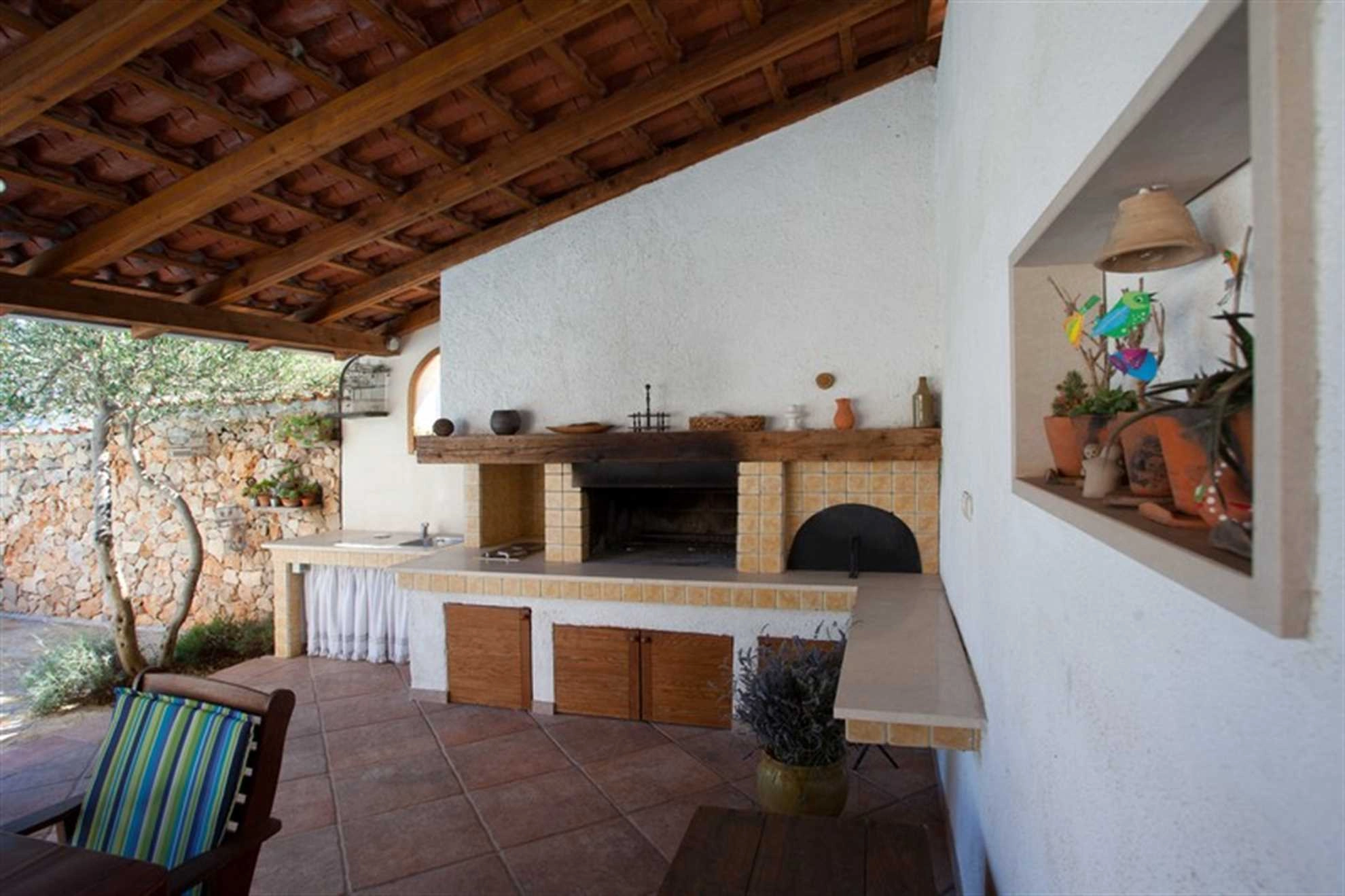 VILLA LUKRECIA IN SUPETAR, PRIVATE POOL, GARDEN, PERFECT FOR FAMILIES - 187740 Villa Lukrecia in Supetar, private pool, garden, perfect for families