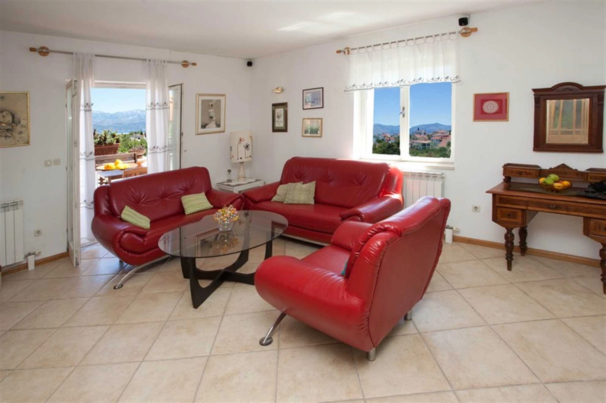 VILLA LUKRECIA IN SUPETAR, PRIVATE POOL, GARDEN, PERFECT FOR FAMILIES - 187745 Villa Lukrecia in Supetar, private pool, garden, perfect for families