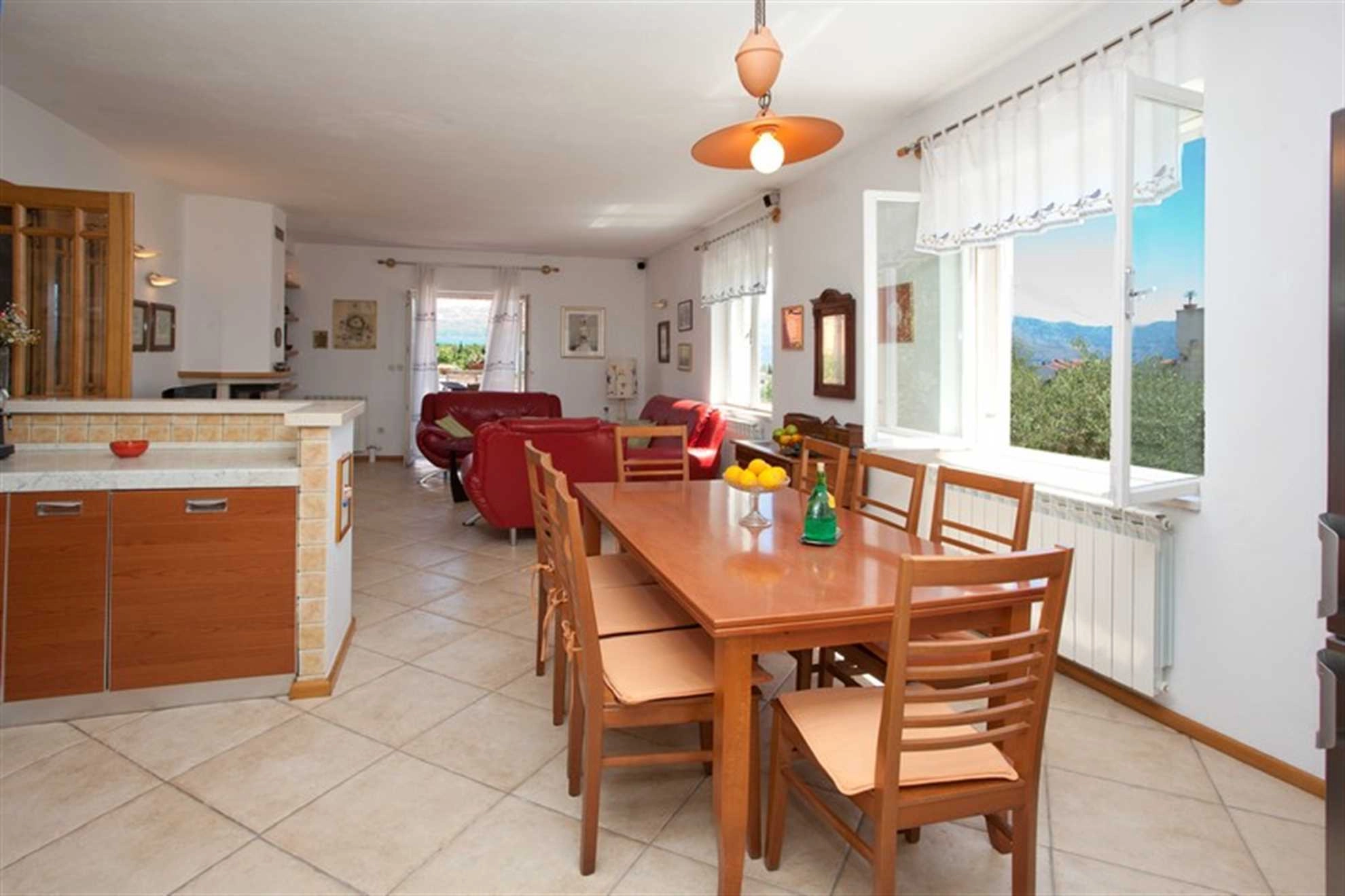 VILLA LUKRECIA IN SUPETAR, PRIVATE POOL, GARDEN, PERFECT FOR FAMILIES - 187747 Villa Lukrecia in Supetar, private pool, garden, perfect for families