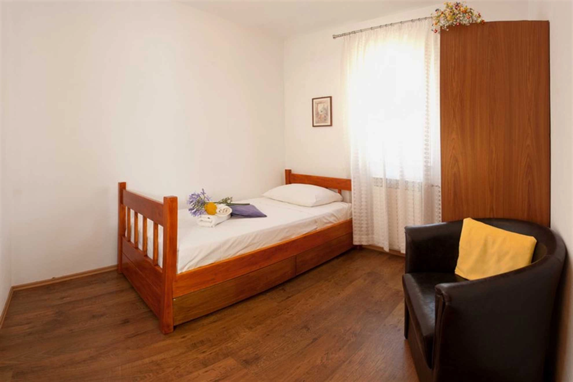 VILLA LUKRECIA IN SUPETAR, PRIVATE POOL, GARDEN, PERFECT FOR FAMILIES - 187753 Villa Lukrecia in Supetar, private pool, garden, perfect for families