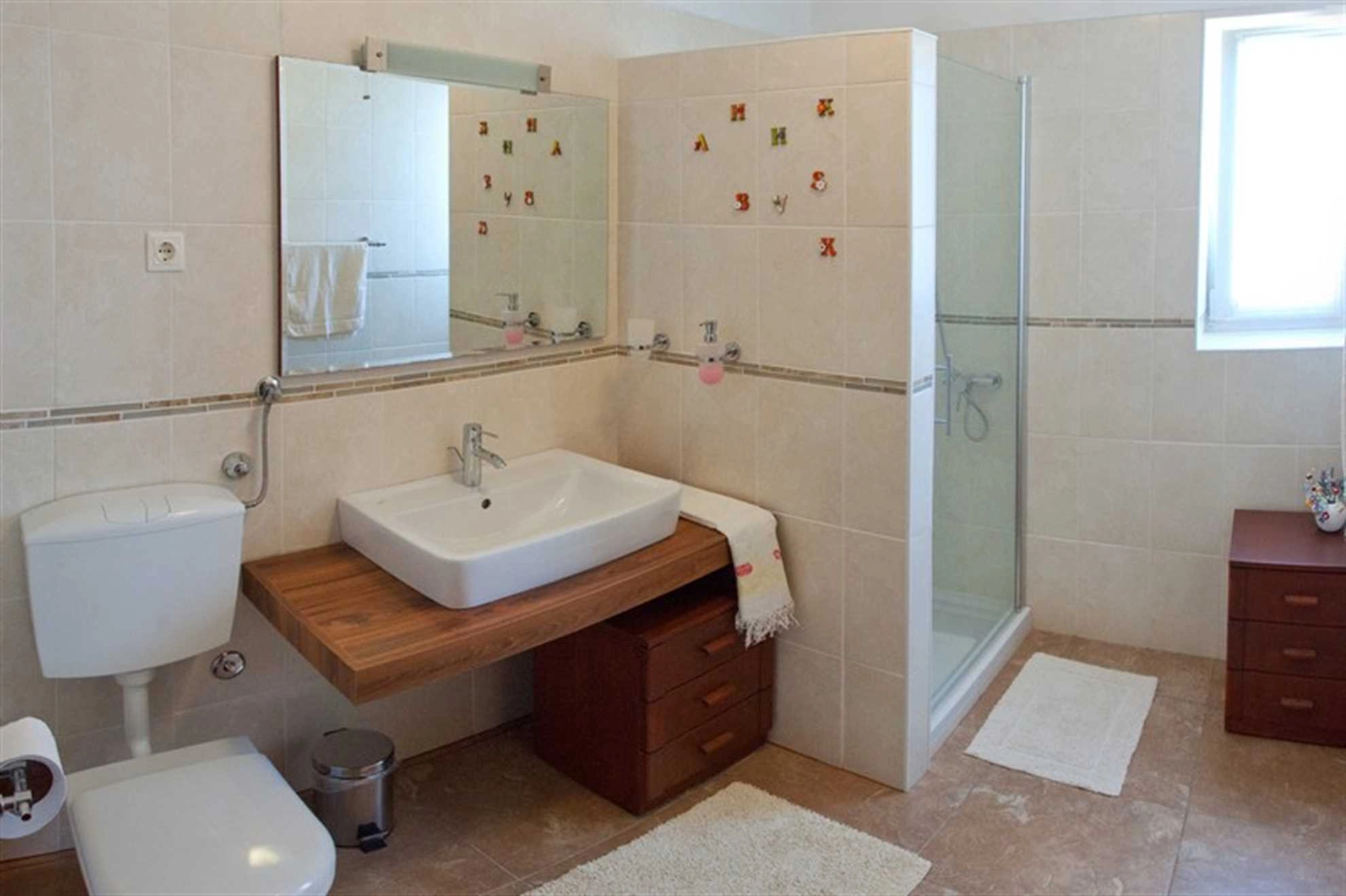 VILLA LUKRECIA IN SUPETAR, PRIVATE POOL, GARDEN, PERFECT FOR FAMILIES - 187754 Villa Lukrecia in Supetar, private pool, garden, perfect for families