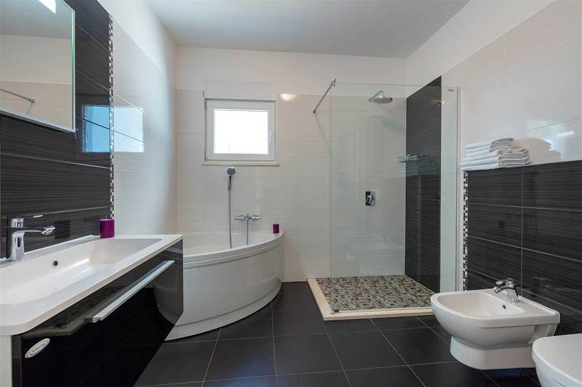 MODERN VILLA MERMAID IN PODSTRANA, PRIVATE HEATED POOL - 187969 Modern Villa Mermaid in Podstrana, private heated pool