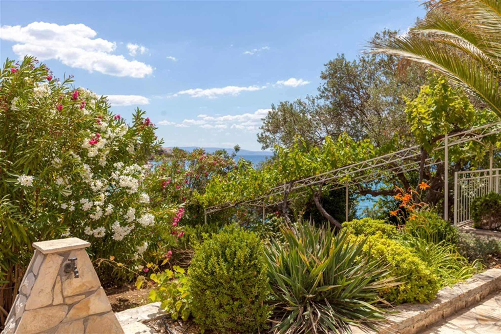 Holiday home Duje on Čiovo