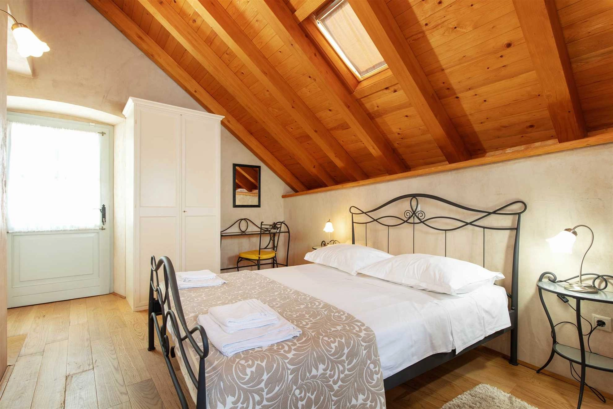 Heritage Family Apartment Mama 3 in Omiš, free parking