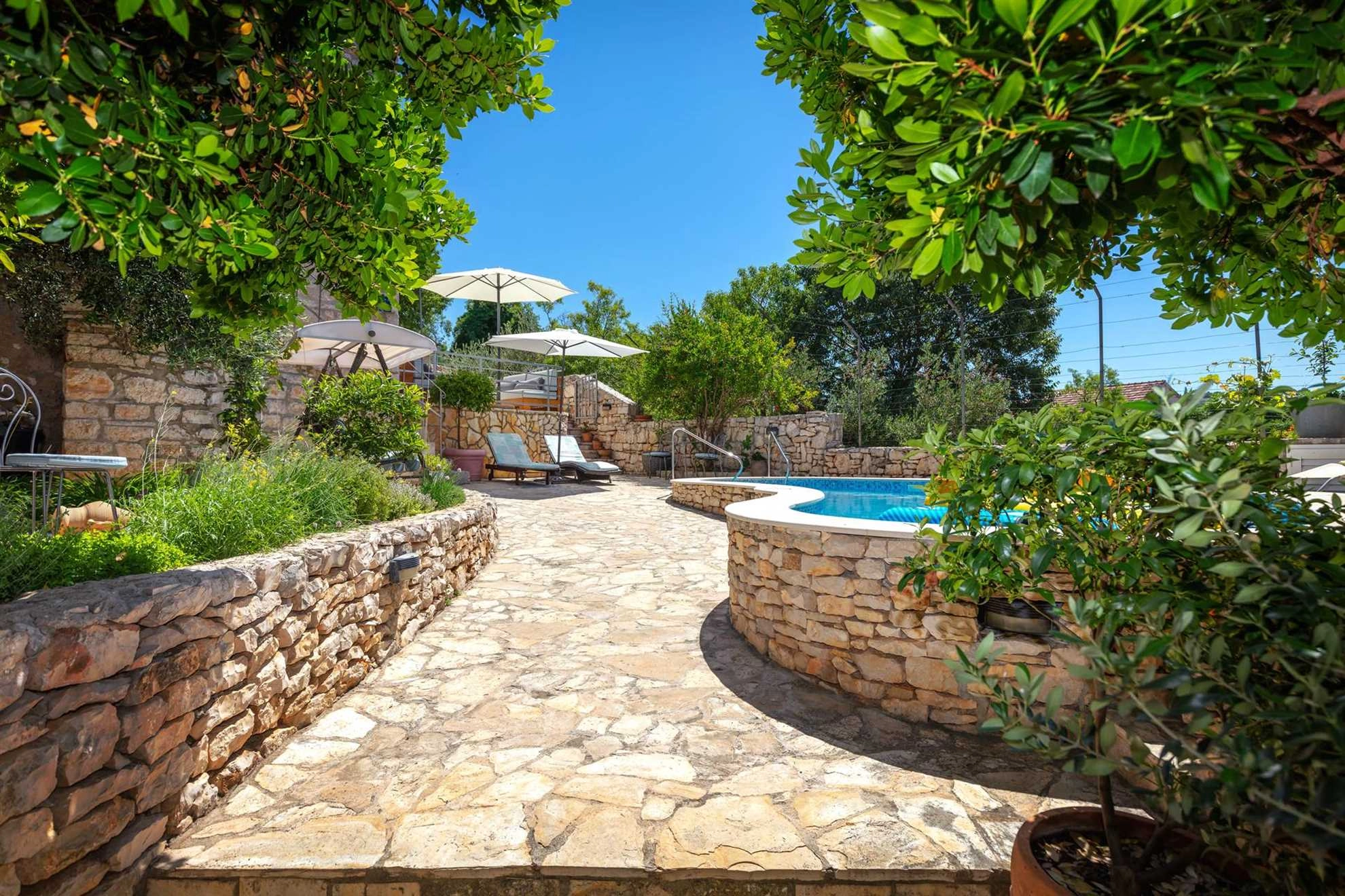 Traditional Villa Vicina with Private Pool in Milna, Brac Island