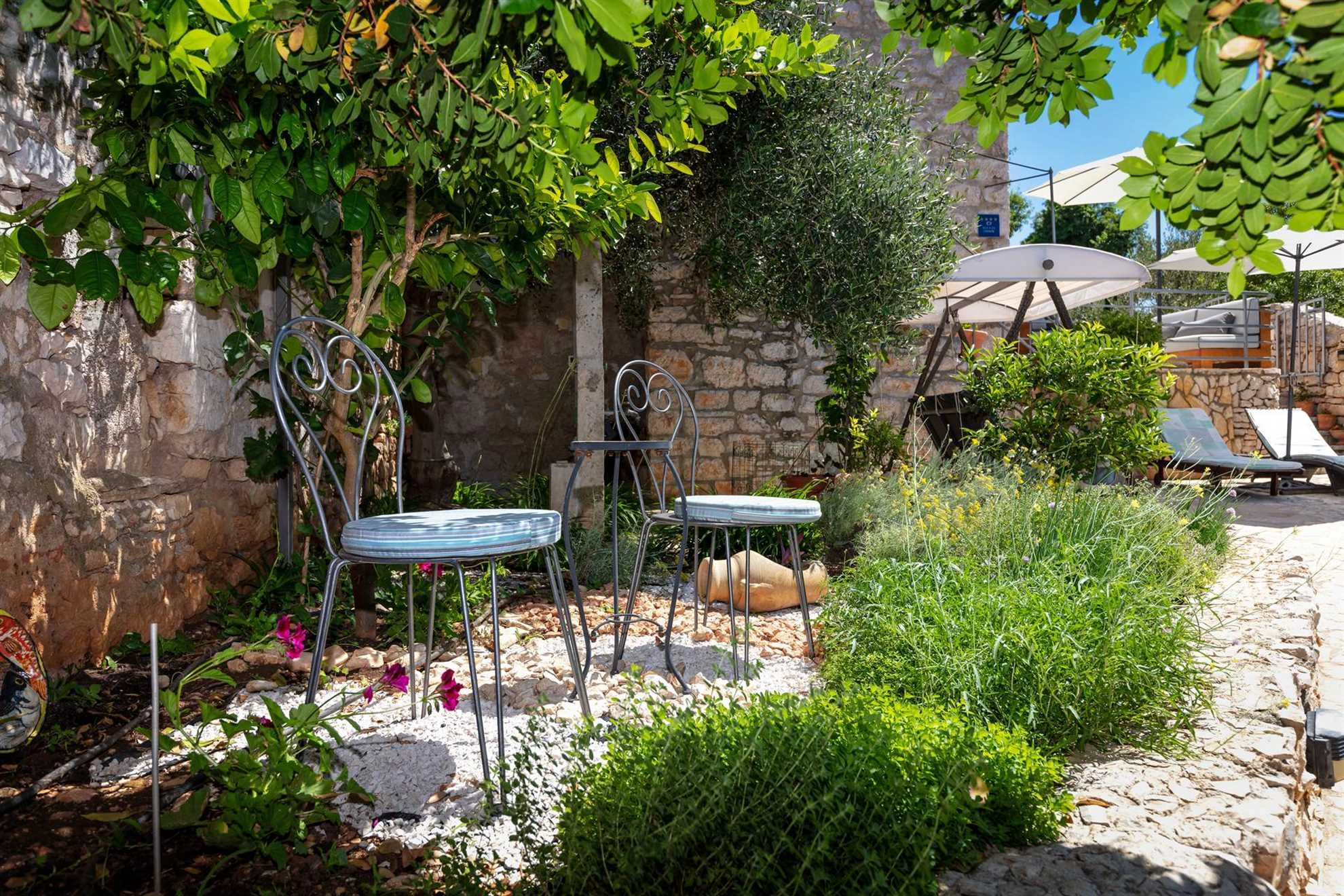 Traditional Villa Vicina with Private Pool in Milna, Brac Island