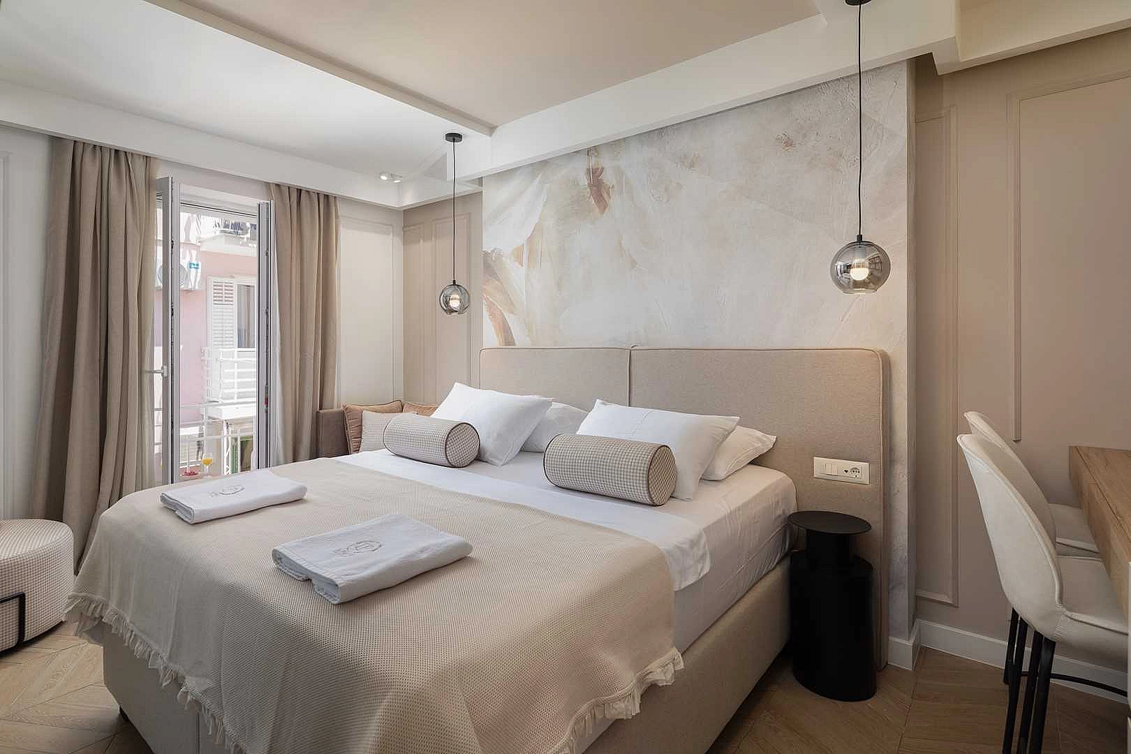 DELUXE ROOM LOCATED IN SPLIT - 2098375 Deluxe Room located in Split