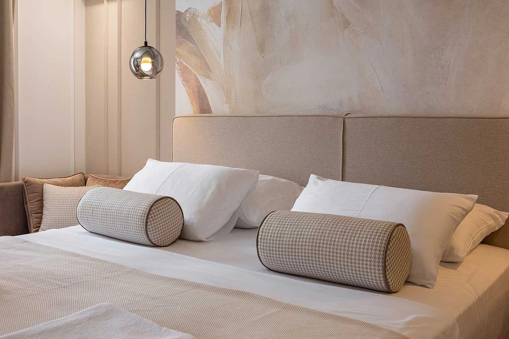 DELUXE ROOM LOCATED IN SPLIT - 2098378 Deluxe Room located in Split