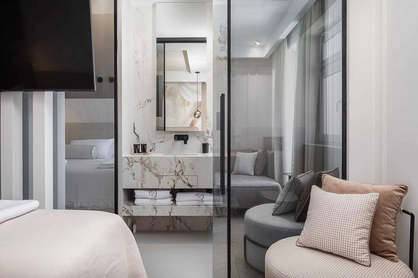 DELUXE ROOM LOCATED IN SPLIT - 2098387 Deluxe Room located in Split