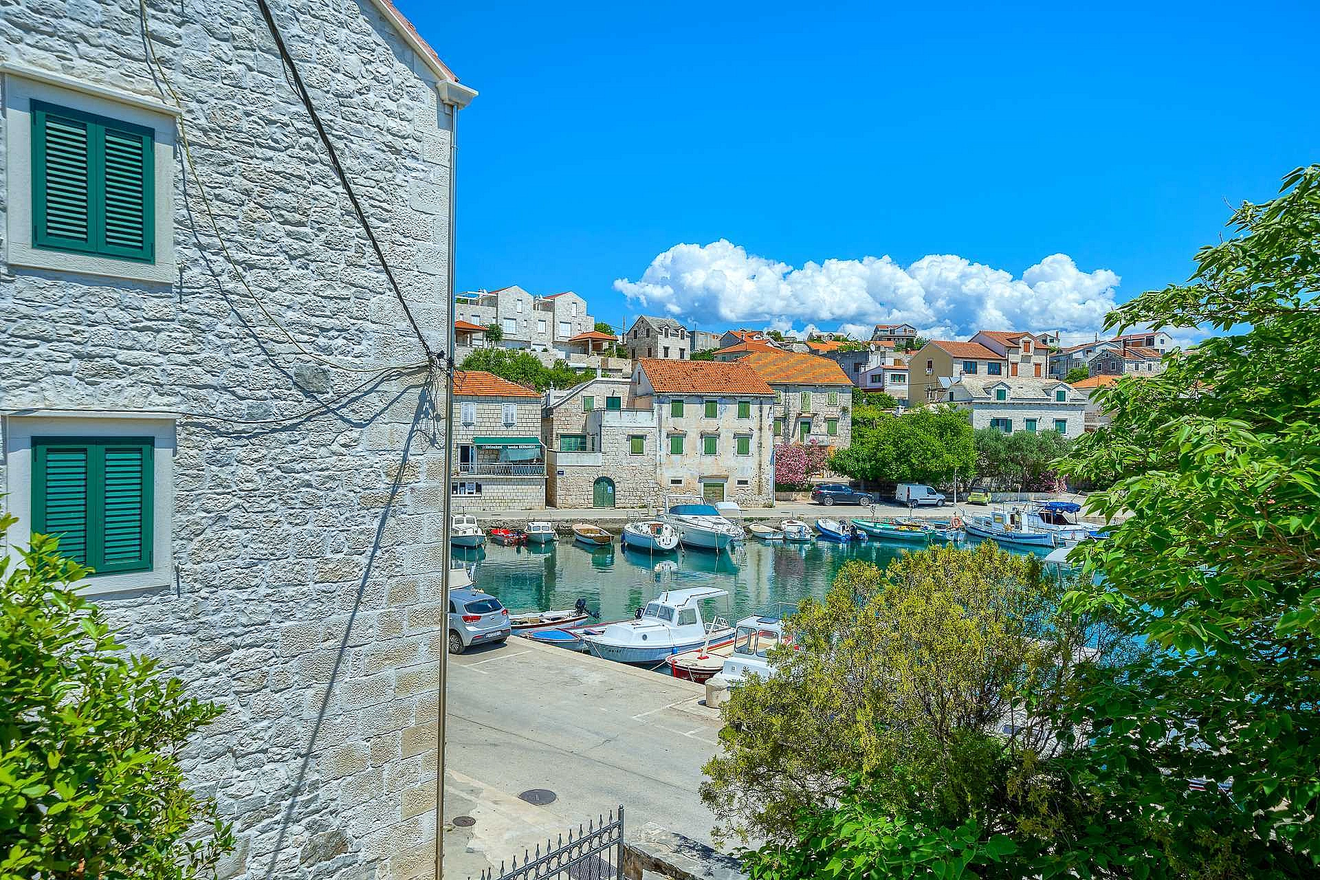 Traditional Villa Bonaca in Sumartin with private pool, Brač Island, near sea