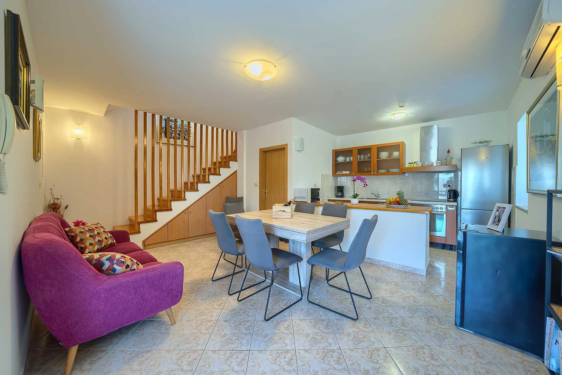 Traditional Villa Bonaca in Sumartin with private pool, Brač Island, near sea