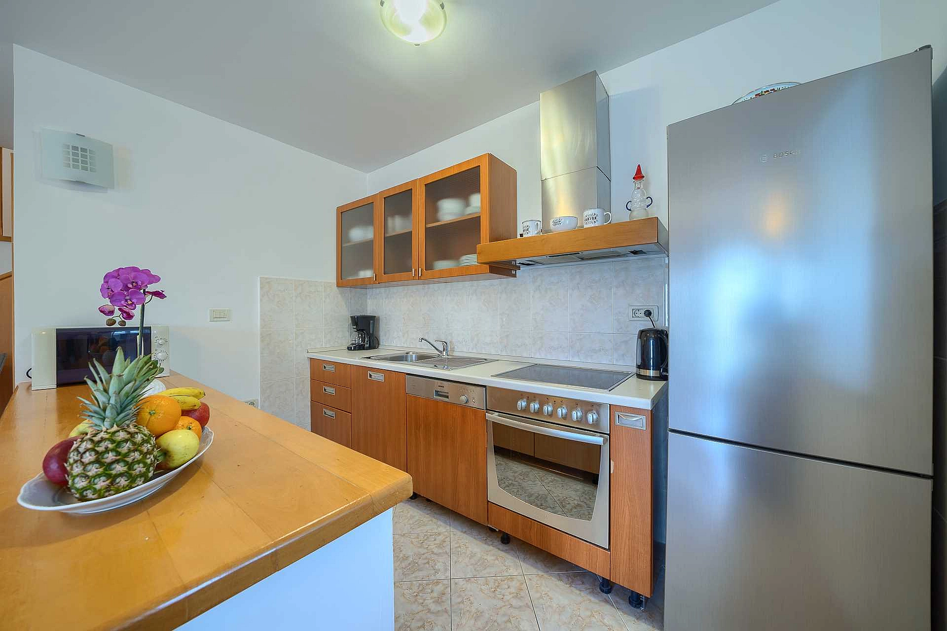 Traditional Villa Bonaca in Sumartin with private pool, Brač Island, near sea