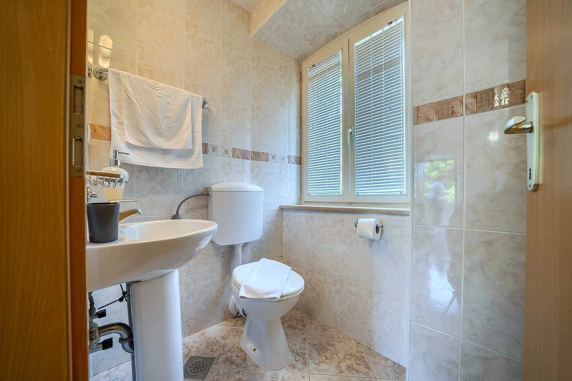 Traditional Villa Bonaca in Sumartin with private pool, Brač Island, near sea