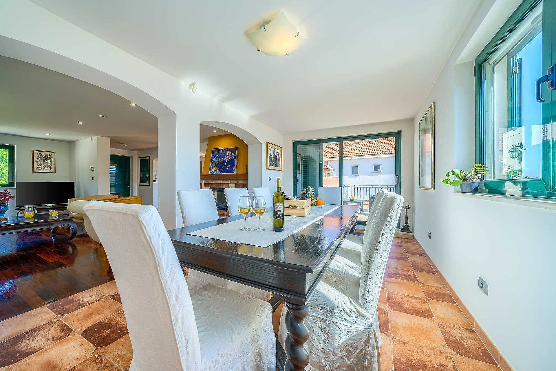 FAMILY VILLA RASOTICA WITH LARGE SWIMMING POOL, OUTDOOR KITCHEN - 2197355 Family Villa Rasotica with large swimming pool, outdoor kitchen