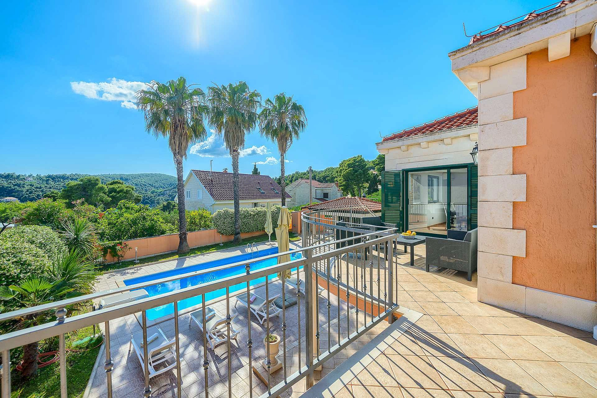 FAMILY VILLA RASOTICA WITH LARGE SWIMMING POOL, OUTDOOR KITCHEN - 2197362 Family Villa Rasotica with large swimming pool, outdoor kitchen