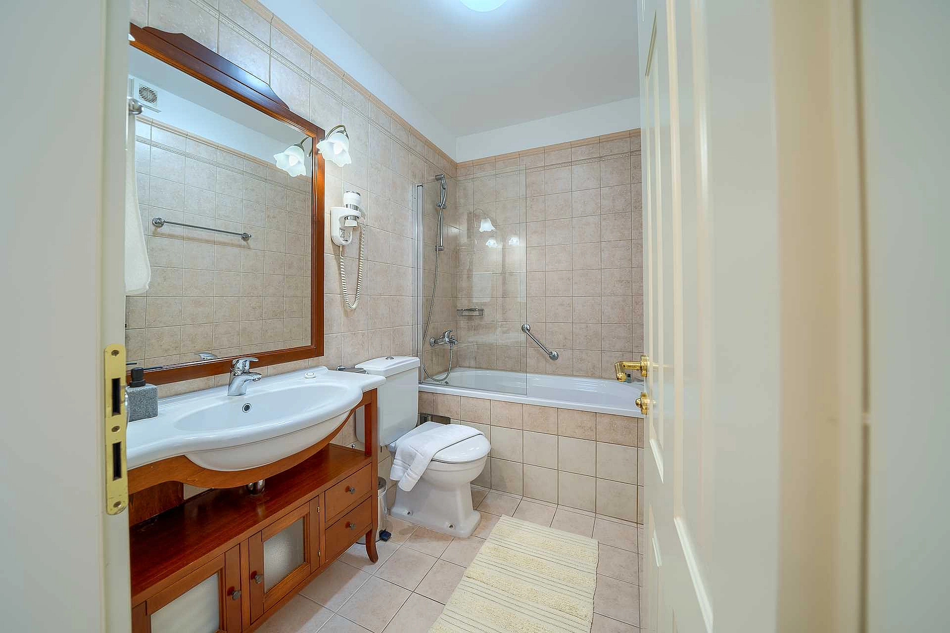 Villa Mir Vami blizu plaže, privatni bazen, Sumartin, otok Brač