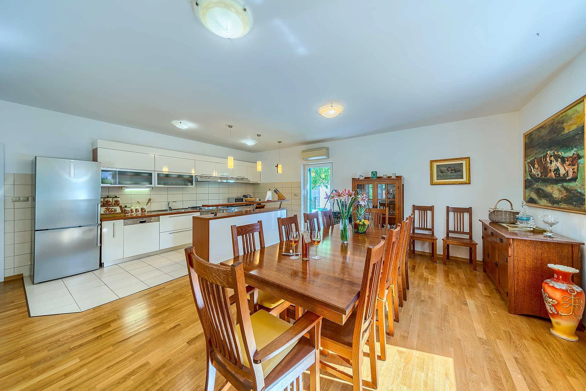 VILLA ROGLIĆ IM DALMATINISCHEN HINTERLAND MIT PRIVATEM POOL, TENNIS-, BOCCIA- UND GOLFPLATZ - 2203176 Villa Roglić im dalmatinischen Hinterland mit privatem Pool, Tennis-, Boccia- und Golfplatz