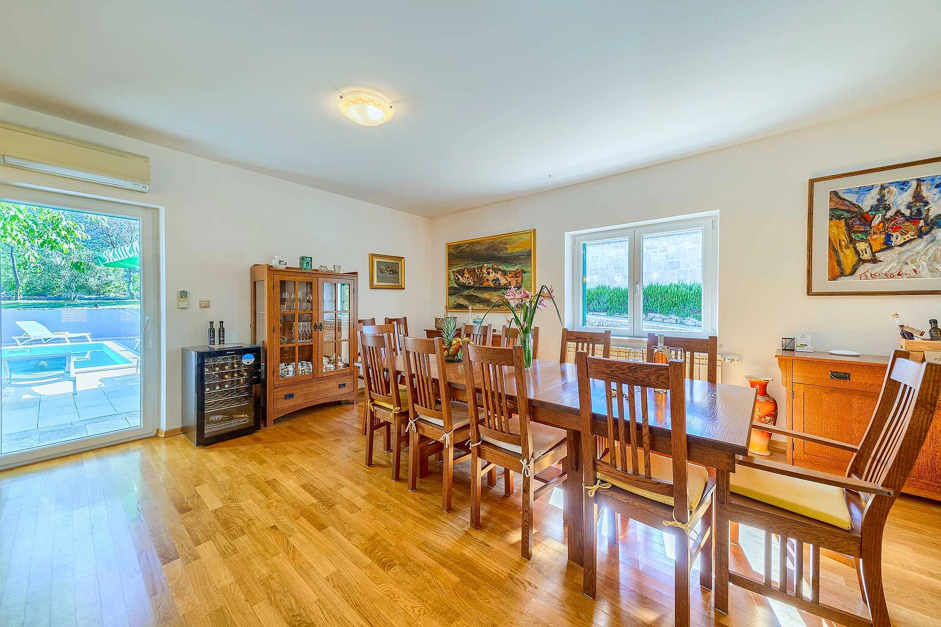 VILLA ROGLIĆ IM DALMATINISCHEN HINTERLAND MIT PRIVATEM POOL, TENNIS-, BOCCIA- UND GOLFPLATZ - 2203184 Villa Roglić im dalmatinischen Hinterland mit privatem Pool, Tennis-, Boccia- und Golfplatz