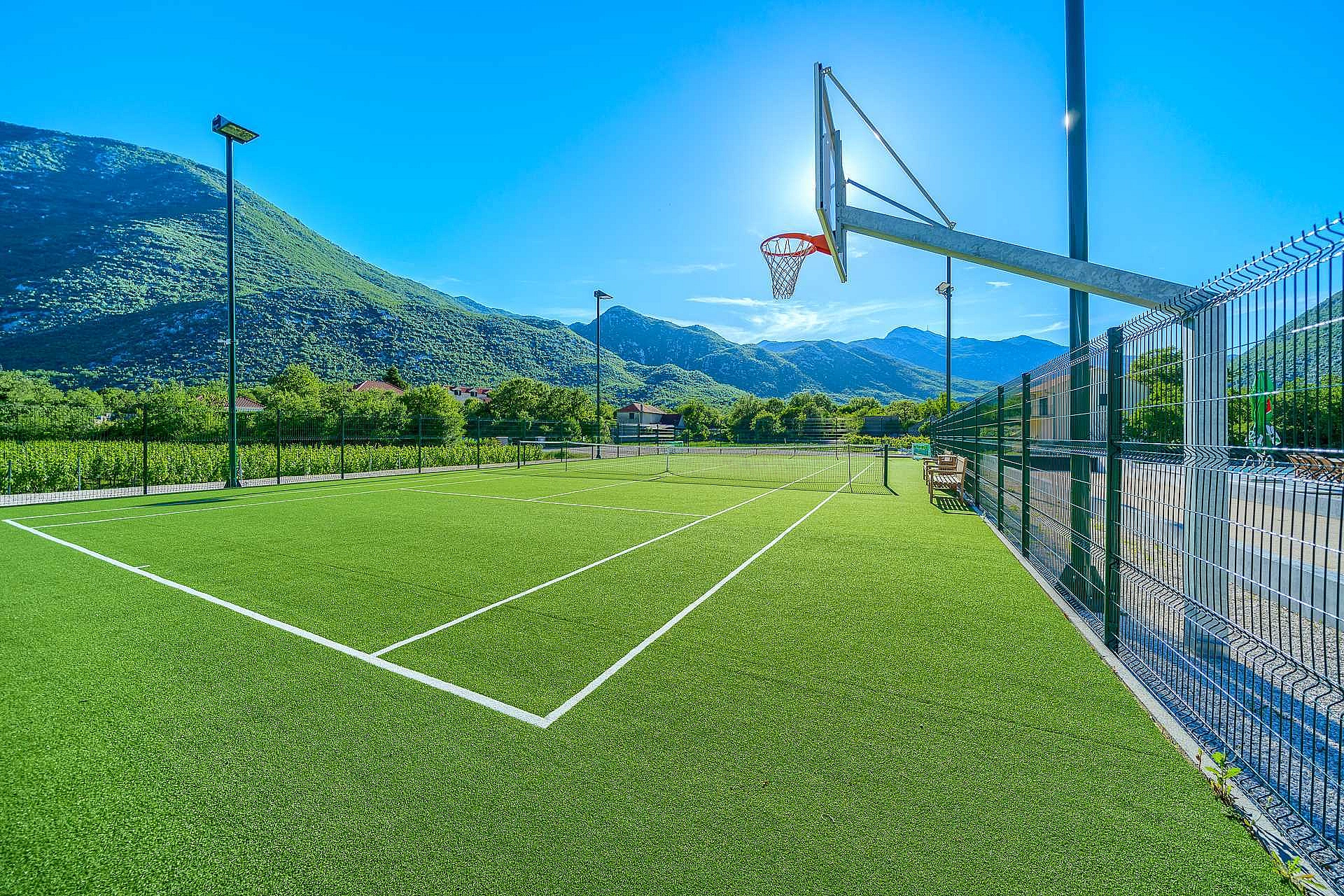 VILLA ROGLIĆ IM DALMATINISCHEN HINTERLAND MIT PRIVATEM POOL, TENNIS-, BOCCIA- UND GOLFPLATZ - 2203200 Villa Roglić im dalmatinischen Hinterland mit privatem Pool, Tennis-, Boccia- und Golfplatz