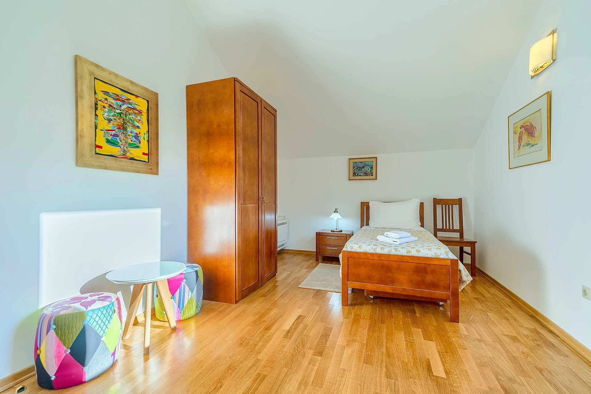 VILLA ROGLIĆ IM DALMATINISCHEN HINTERLAND MIT PRIVATEM POOL, TENNIS-, BOCCIA- UND GOLFPLATZ - 2203208 Villa Roglić im dalmatinischen Hinterland mit privatem Pool, Tennis-, Boccia- und Golfplatz