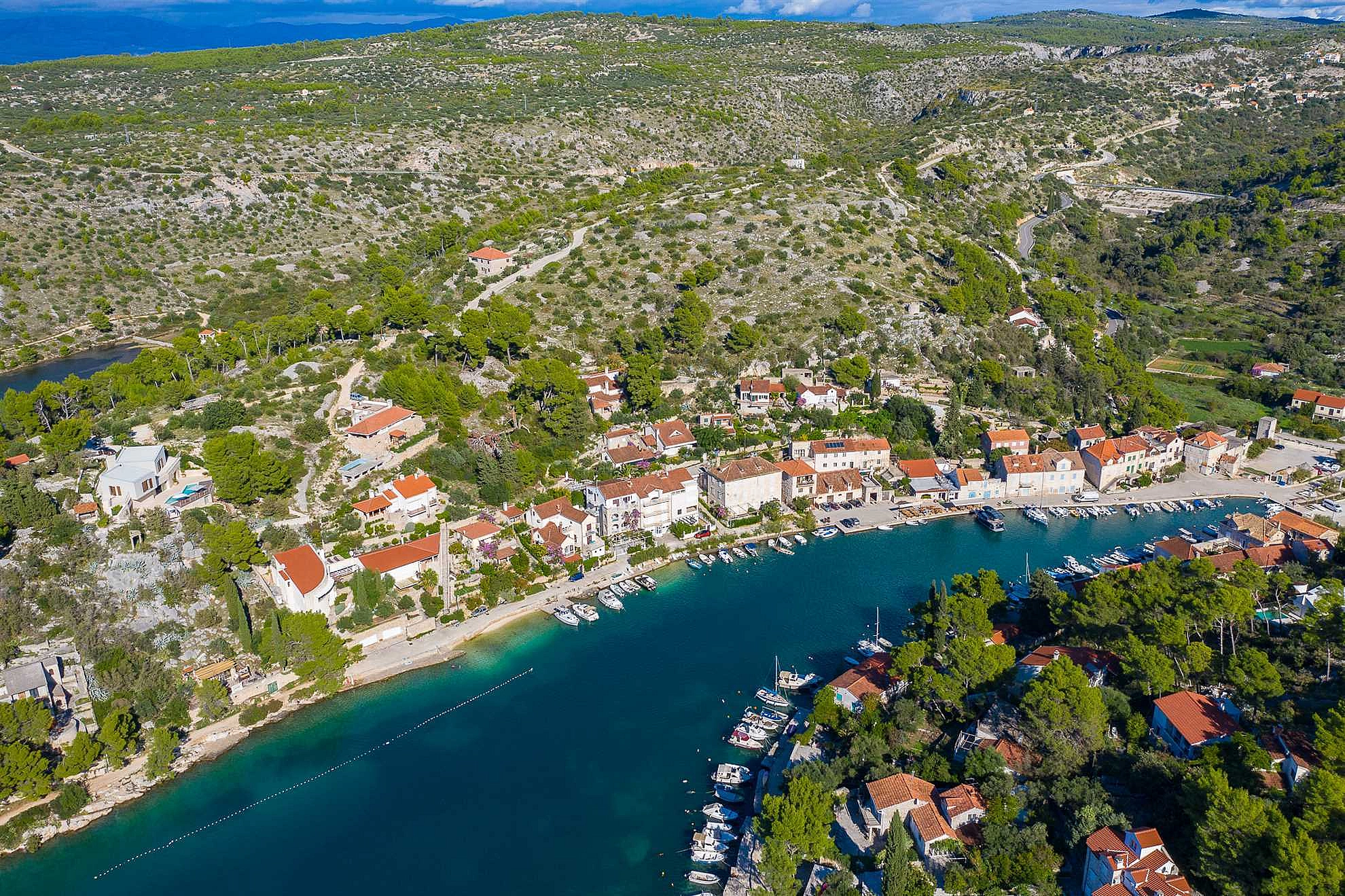 Pine Haven - Inselflucht für zwei, privater beheizter Pool, Insel Brac