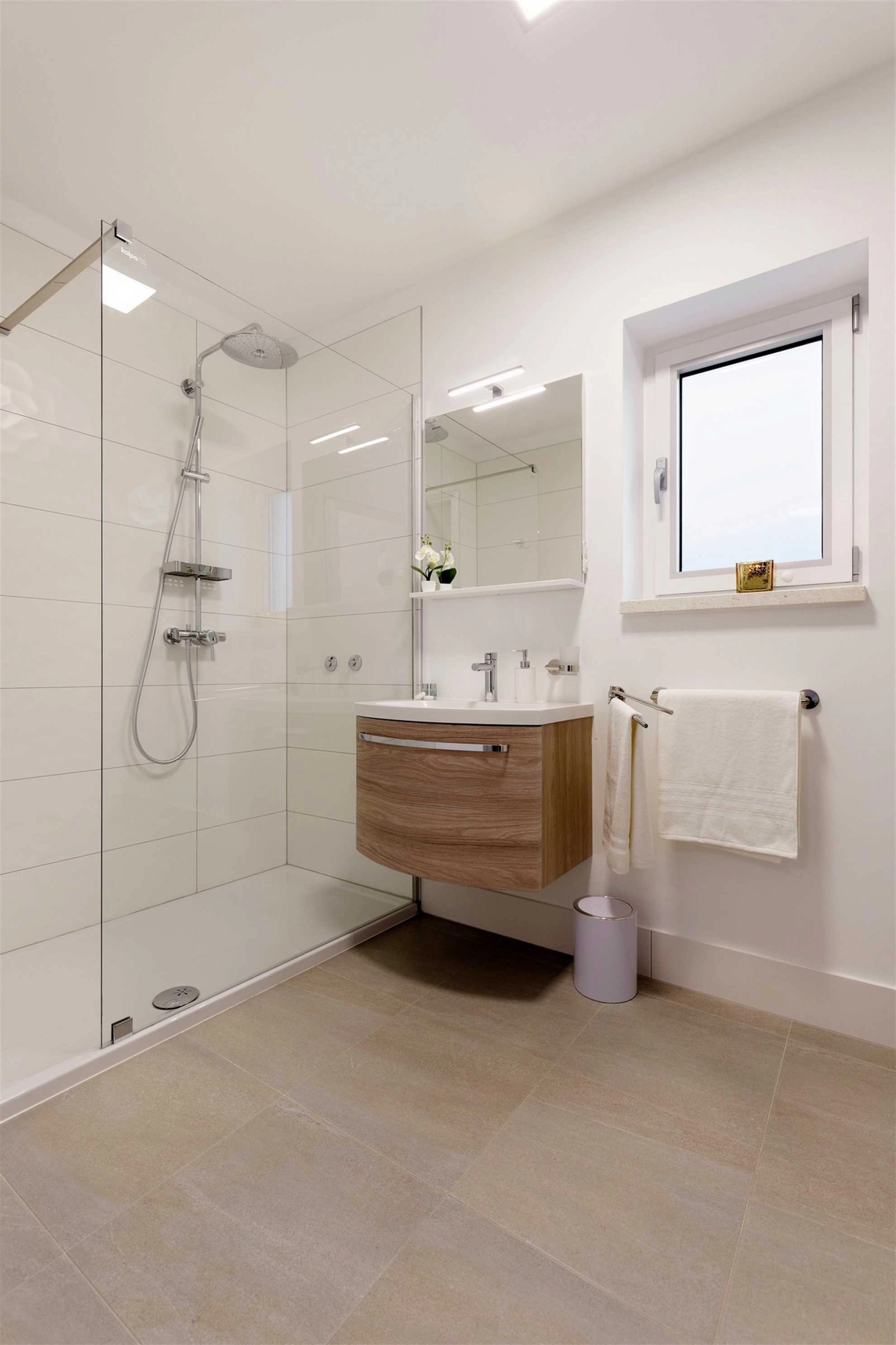 VILLA JURE IM DALMATINISCHEN HINTERLAND, BEHEIZTER POOL, SAUNA, IN DER NÄHE VON BIOKOVO - 274473 Villa Jure im dalmatinischen Hinterland, beheizter Pool, Sauna, in der Nähe von Biokovo