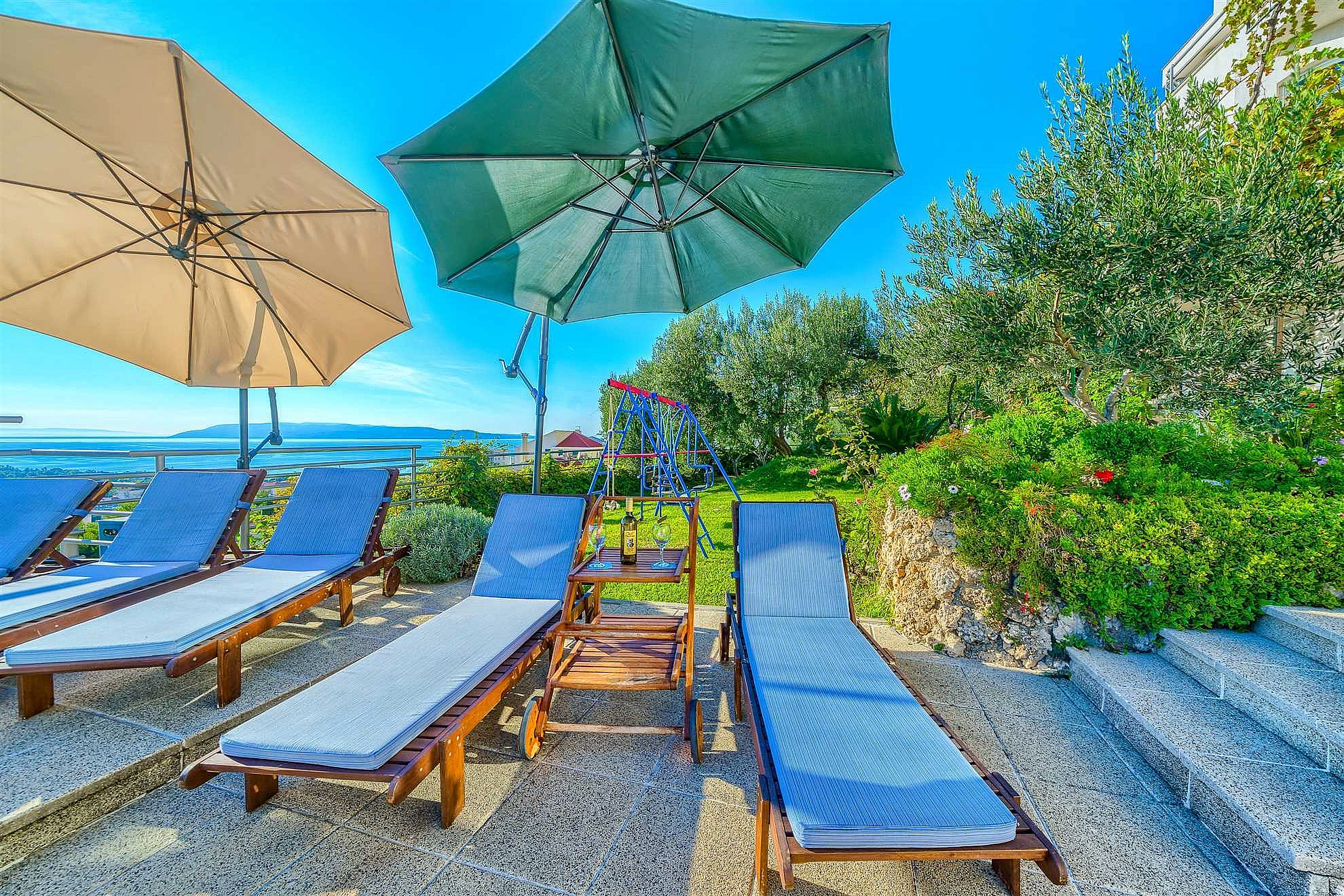 Villa Nugal - Familienvilla mit 5 Schlafzimmern und beheiztem Pool in Makarska