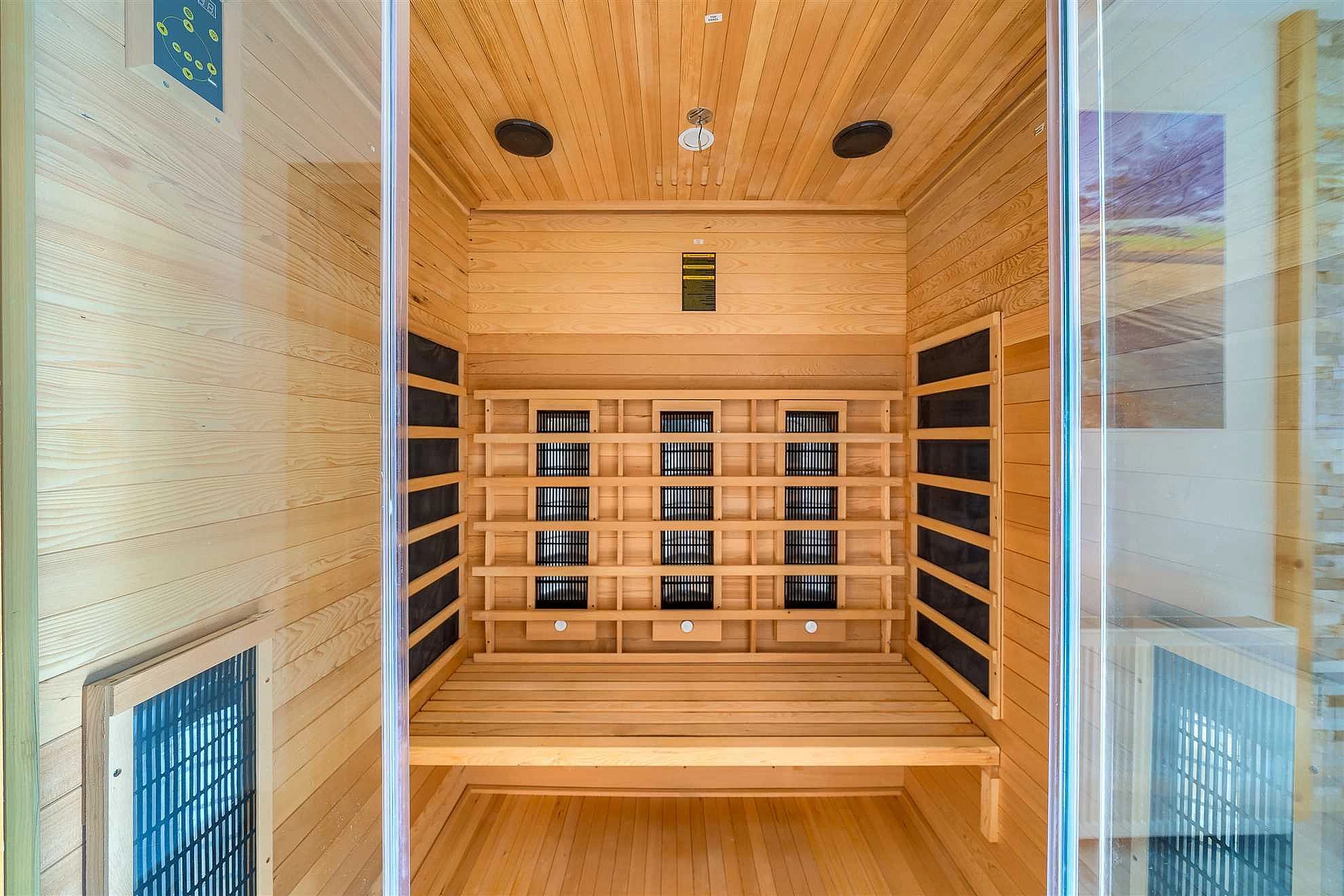 Villa Nugal - Familienvilla mit 5 Schlafzimmern und beheiztem Pool in Makarska