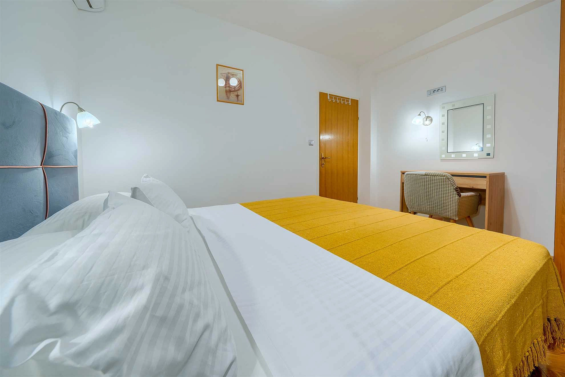 Villa Nugal - Familienvilla mit 5 Schlafzimmern und beheiztem Pool in Makarska