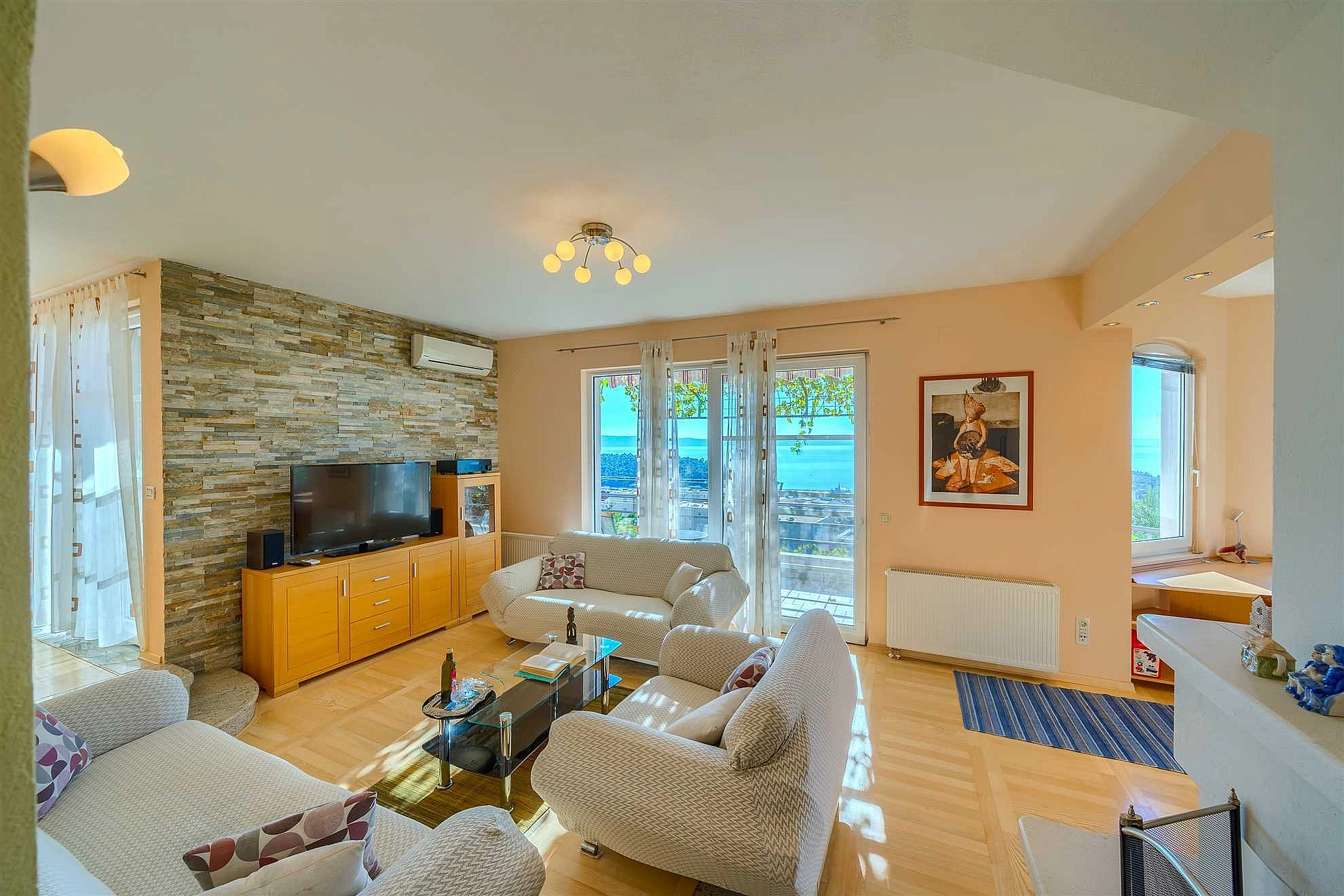 Villa Nugal - Familienvilla mit 5 Schlafzimmern und beheiztem Pool in Makarska