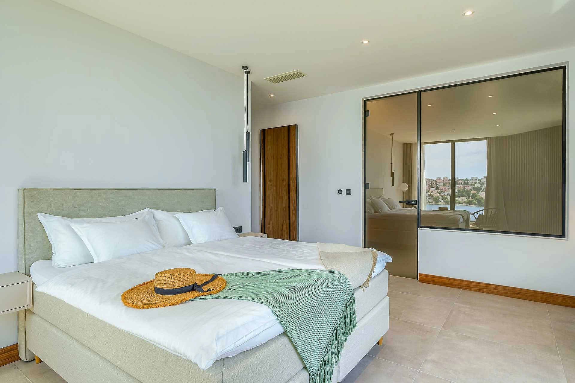 VILLA ALLINA, LUXURIOUS 5- BEDROOM VILLA WITH PANORAMIC VIEWS WITH HEATED POOL - 4250608 Villa Allina, Luxurious 5- Bedroom Villa with Panoramic Views with Heated Pool