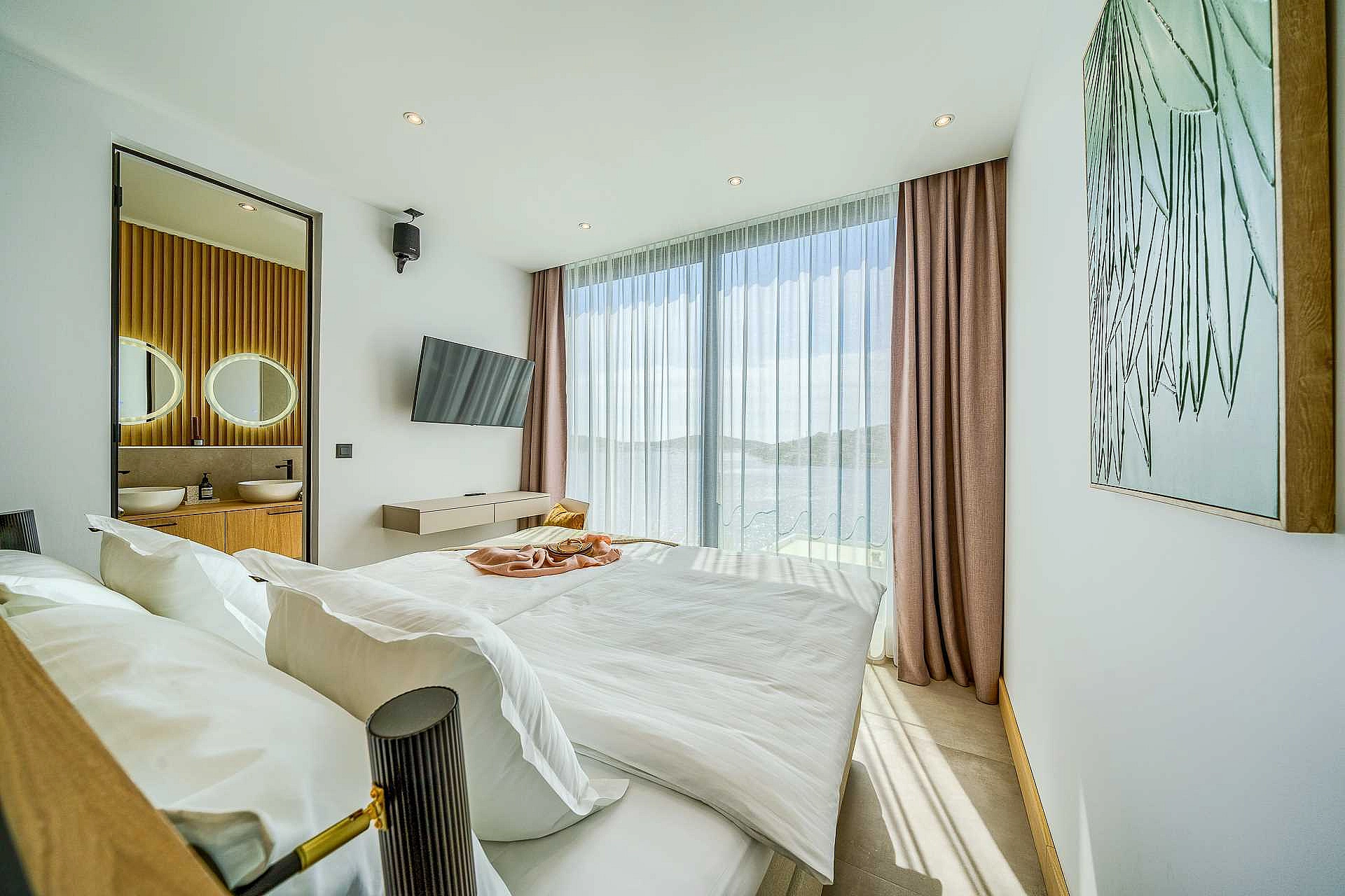 VILLA ALLINA, LUXURIOUS 5- BEDROOM VILLA WITH PANORAMIC VIEWS WITH HEATED POOL - 4250612 Villa Allina, Luxurious 5- Bedroom Villa with Panoramic Views with Heated Pool