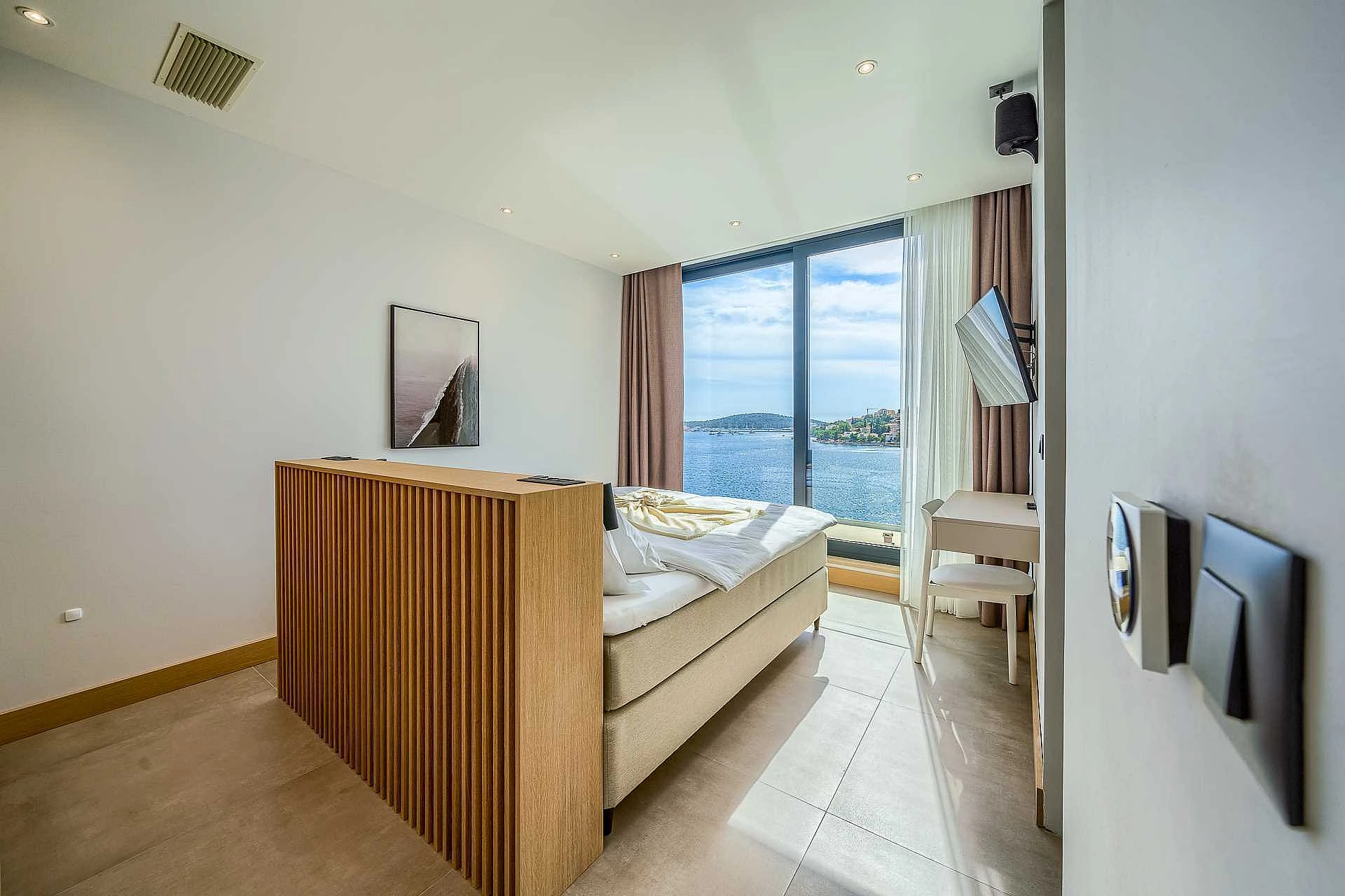 VILLA ALLINA, LUXURIOUS 5- BEDROOM VILLA WITH PANORAMIC VIEWS WITH HEATED POOL - 4250628 Villa Allina, Luxurious 5- Bedroom Villa with Panoramic Views with Heated Pool