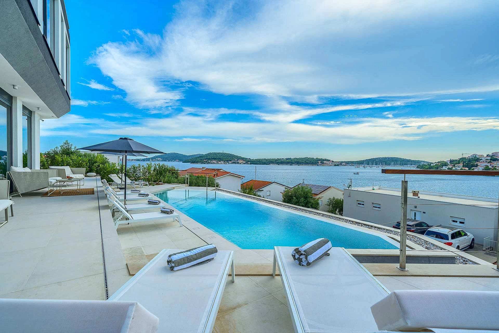 VILLA ALLINA, LUXURIOUS 5- BEDROOM VILLA WITH PANORAMIC VIEWS WITH HEATED POOL - 4250652 Villa Allina, Luxurious 5- Bedroom Villa with Panoramic Views with Heated Pool