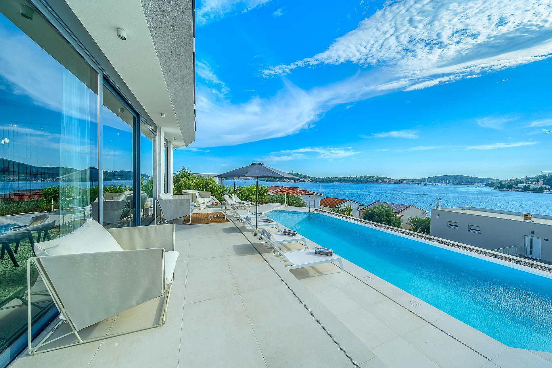 VILLA ALLINA, LUXURIOUS 5- BEDROOM VILLA WITH PANORAMIC VIEWS WITH HEATED POOL - 4250660 Villa Allina, Luxurious 5- Bedroom Villa with Panoramic Views with Heated Pool