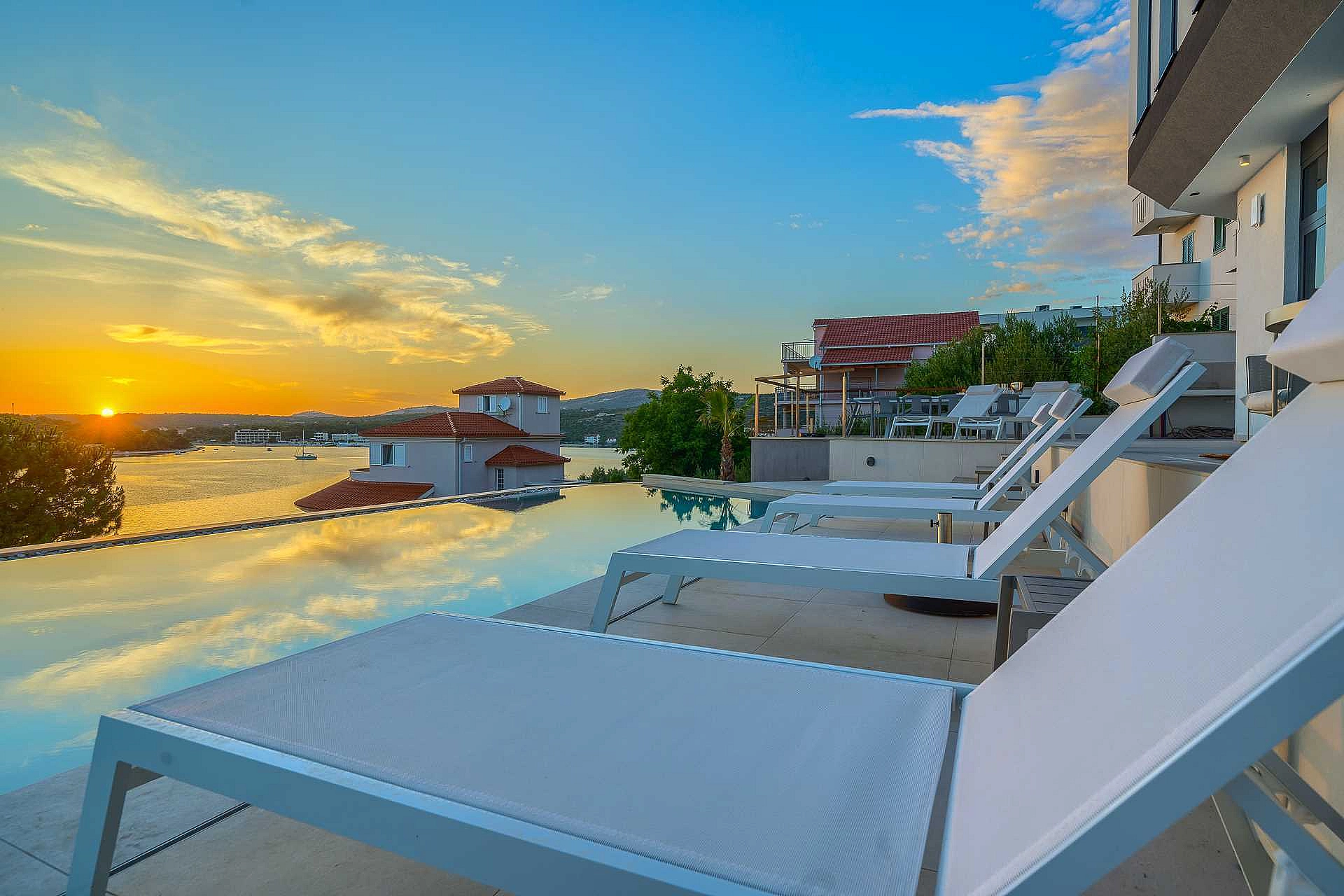 VILLA ALLINA, LUXURIOUS 5- BEDROOM VILLA WITH PANORAMIC VIEWS WITH HEATED POOL - 4250670 Villa Allina, Luxurious 5- Bedroom Villa with Panoramic Views with Heated Pool