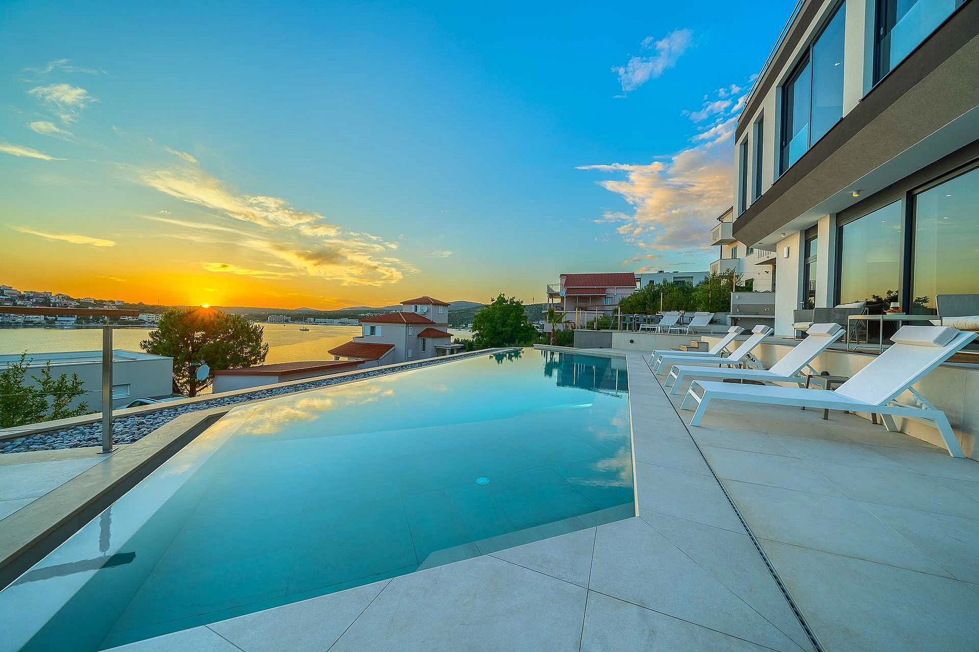 VILLA ALLINA, LUXURIOUS 5- BEDROOM VILLA WITH PANORAMIC VIEWS WITH HEATED POOL - 4250671 Villa Allina, Luxurious 5- Bedroom Villa with Panoramic Views with Heated Pool