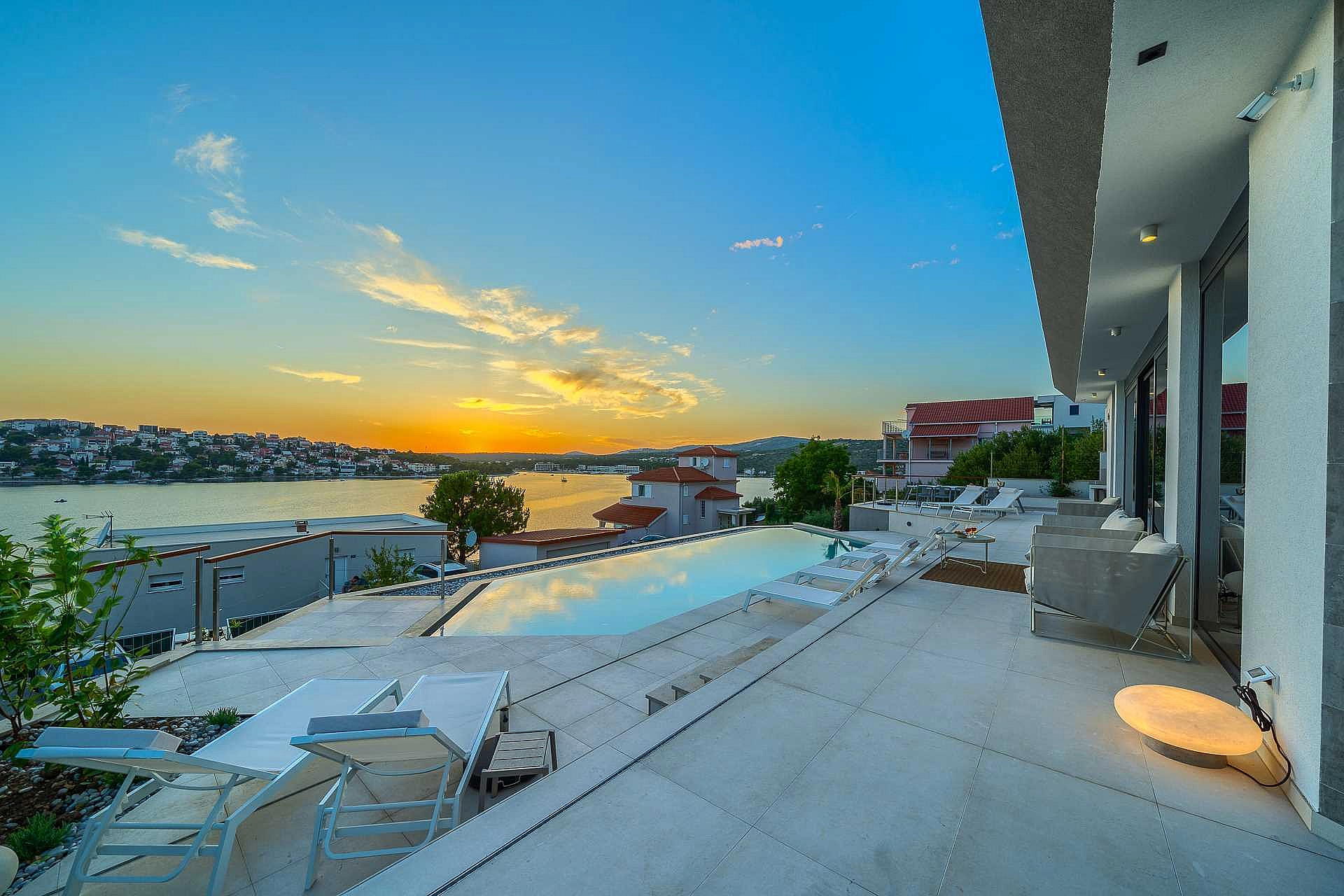 VILLA ALLINA, LUXURIOUS 5- BEDROOM VILLA WITH PANORAMIC VIEWS WITH HEATED POOL - 4250672 Villa Allina, Luxurious 5- Bedroom Villa with Panoramic Views with Heated Pool